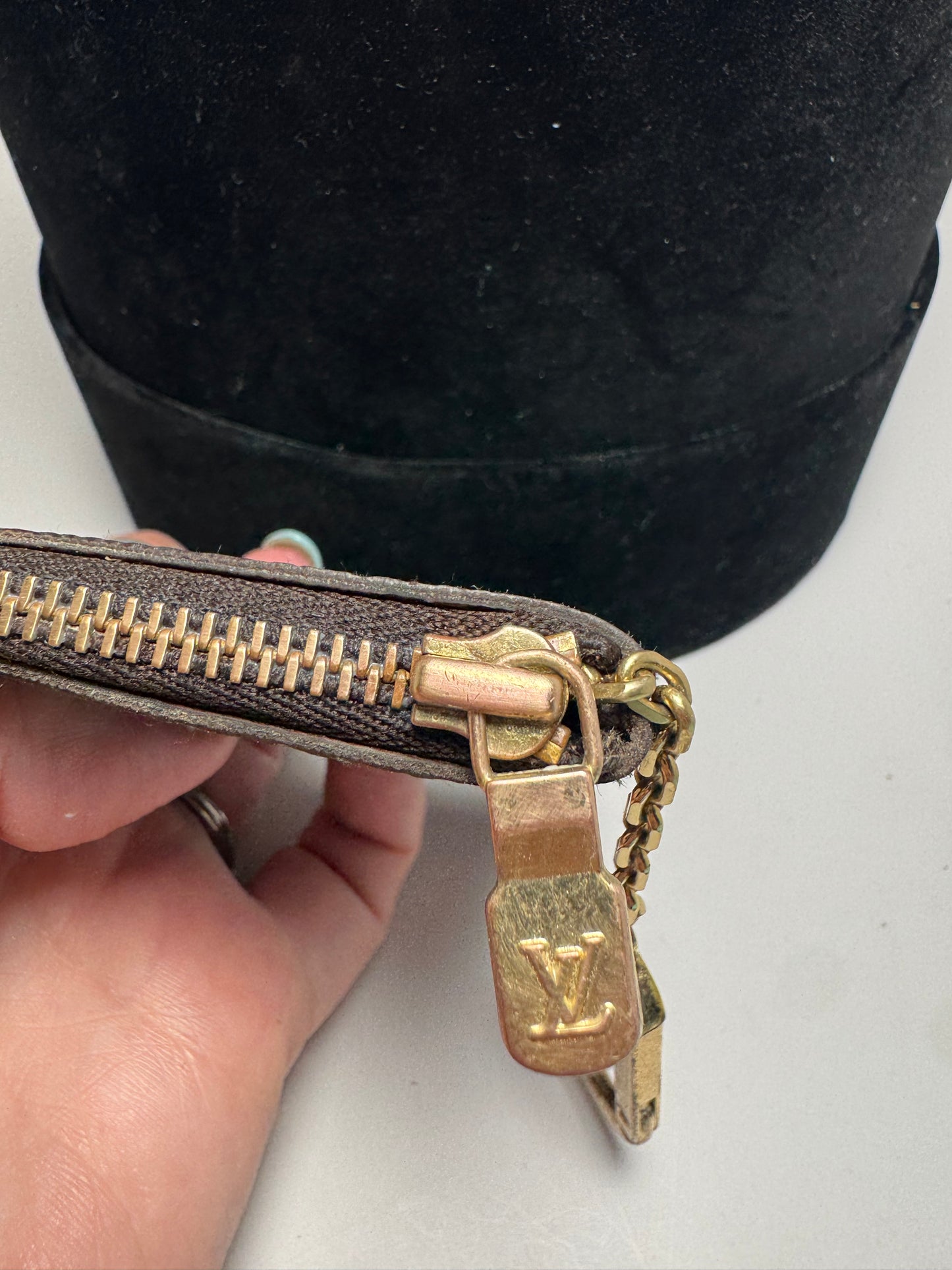 Louis Vuitton Key Cles/Key Pouch in Monogram