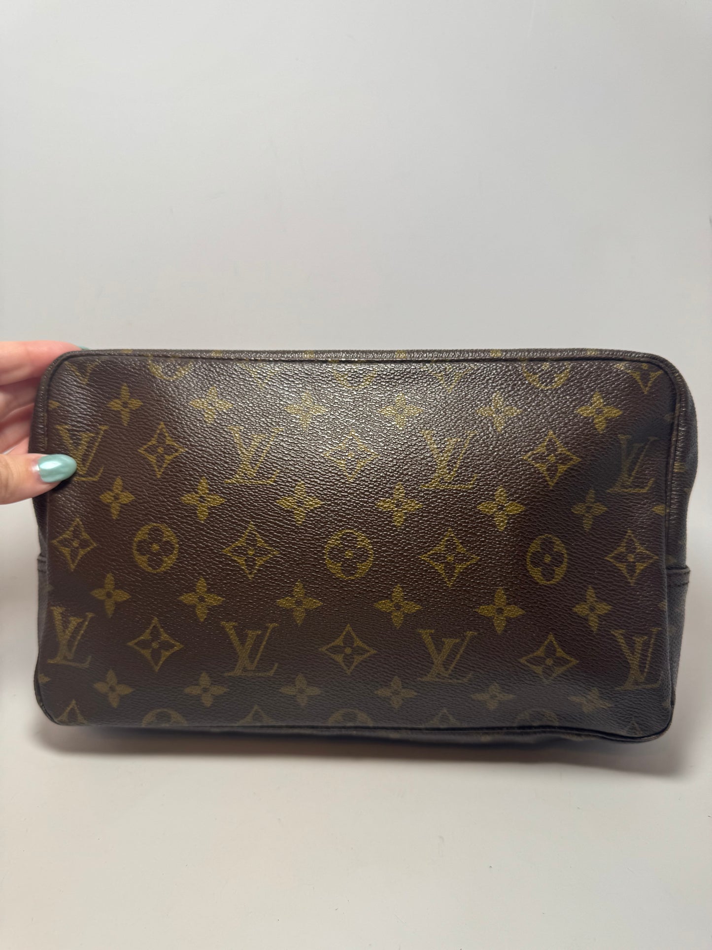 Louis Vuitton Trousse 28 Monogram Makeup Bag/Toiletry Bag