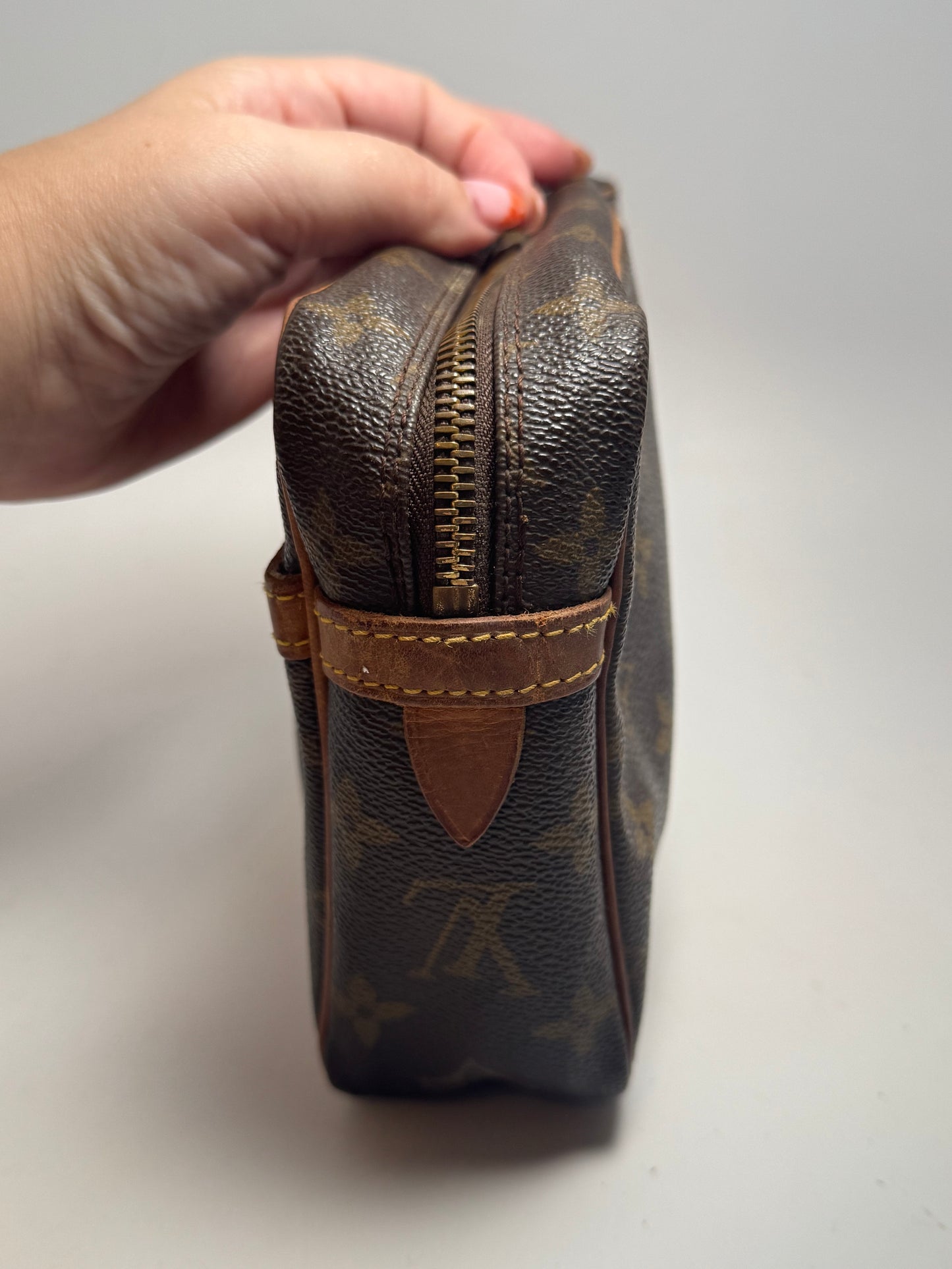 Louis Vuitton Compeigne 23 Monogram Clutch/Toiletry Cosmetic Bag