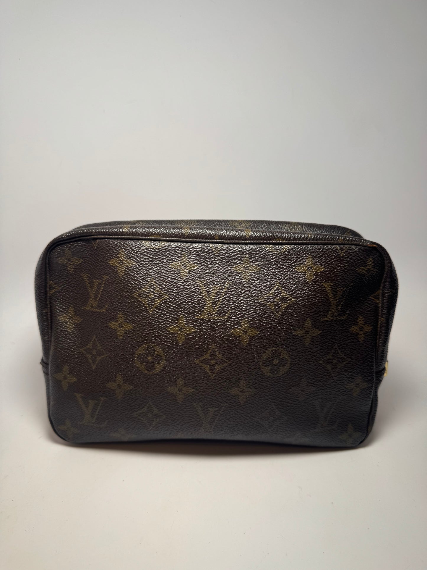 Louis Vuitton Trousse 23 Monogram Makeup Bag/Toiletry Bag