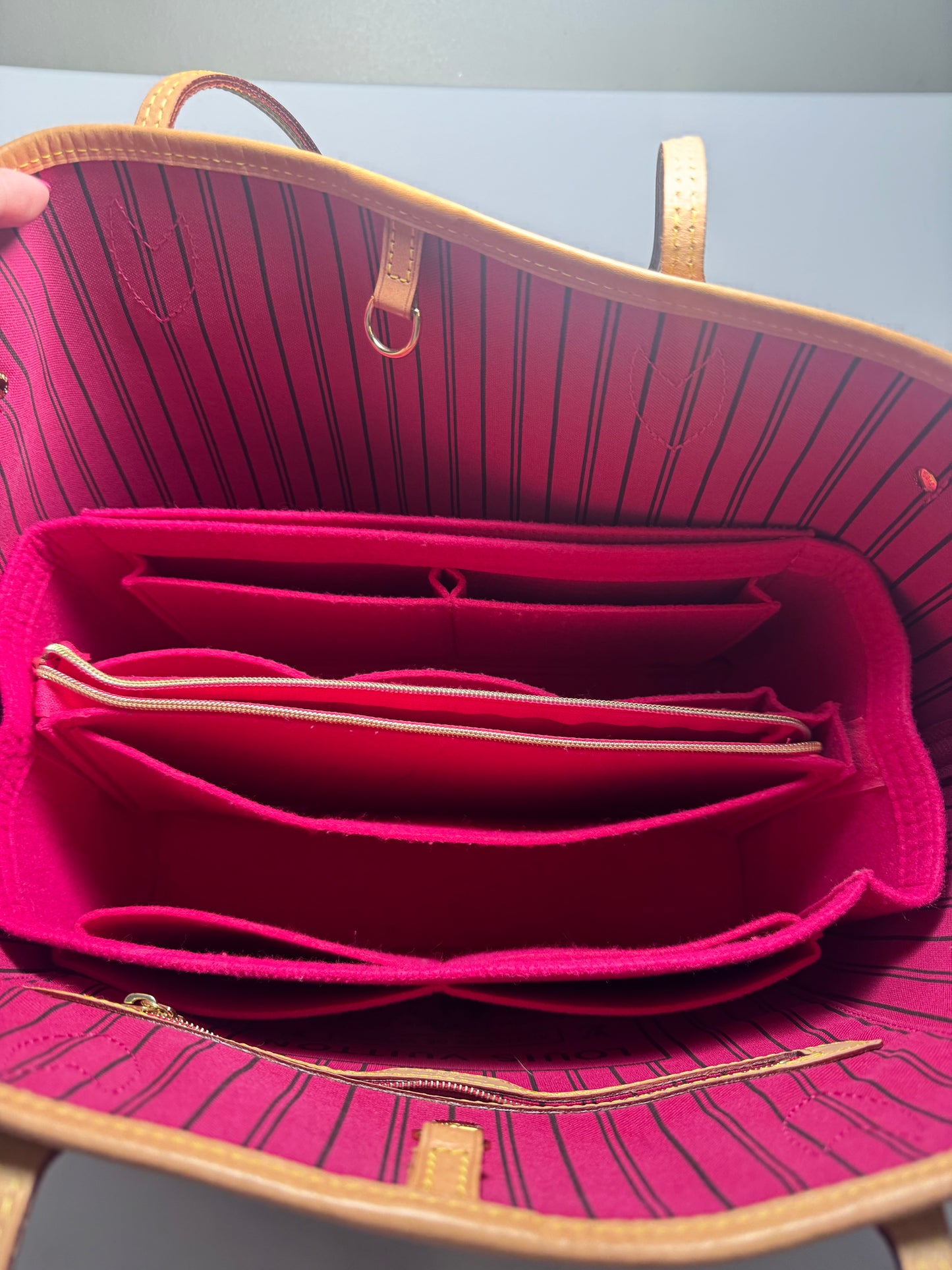 Louis Vuitton Neverfull MM Monogram Pivoine Interior – 2020 France