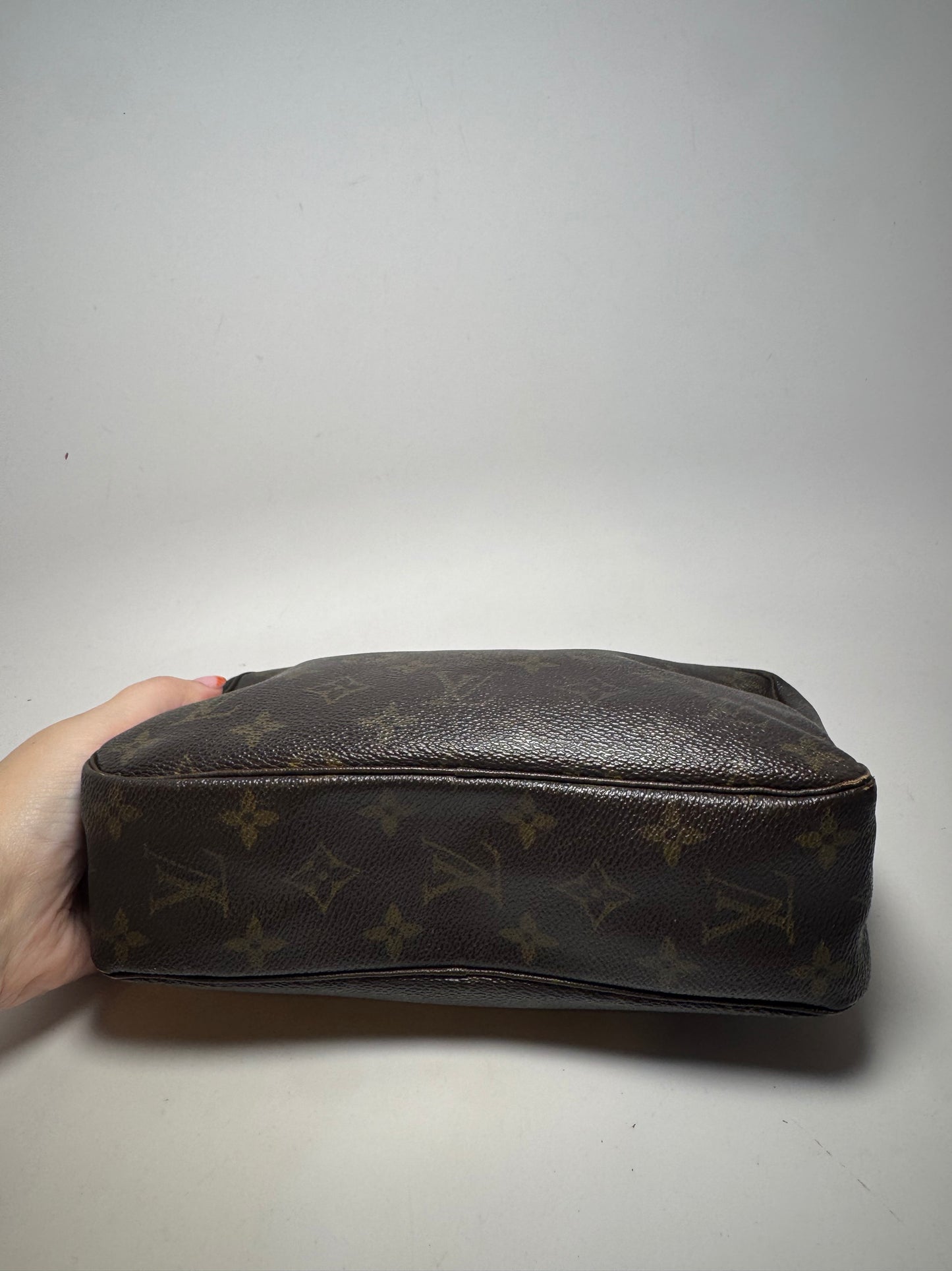 Louis Vuitton Trousse 23 Monogram Makeup Bag/Toiletry Bag