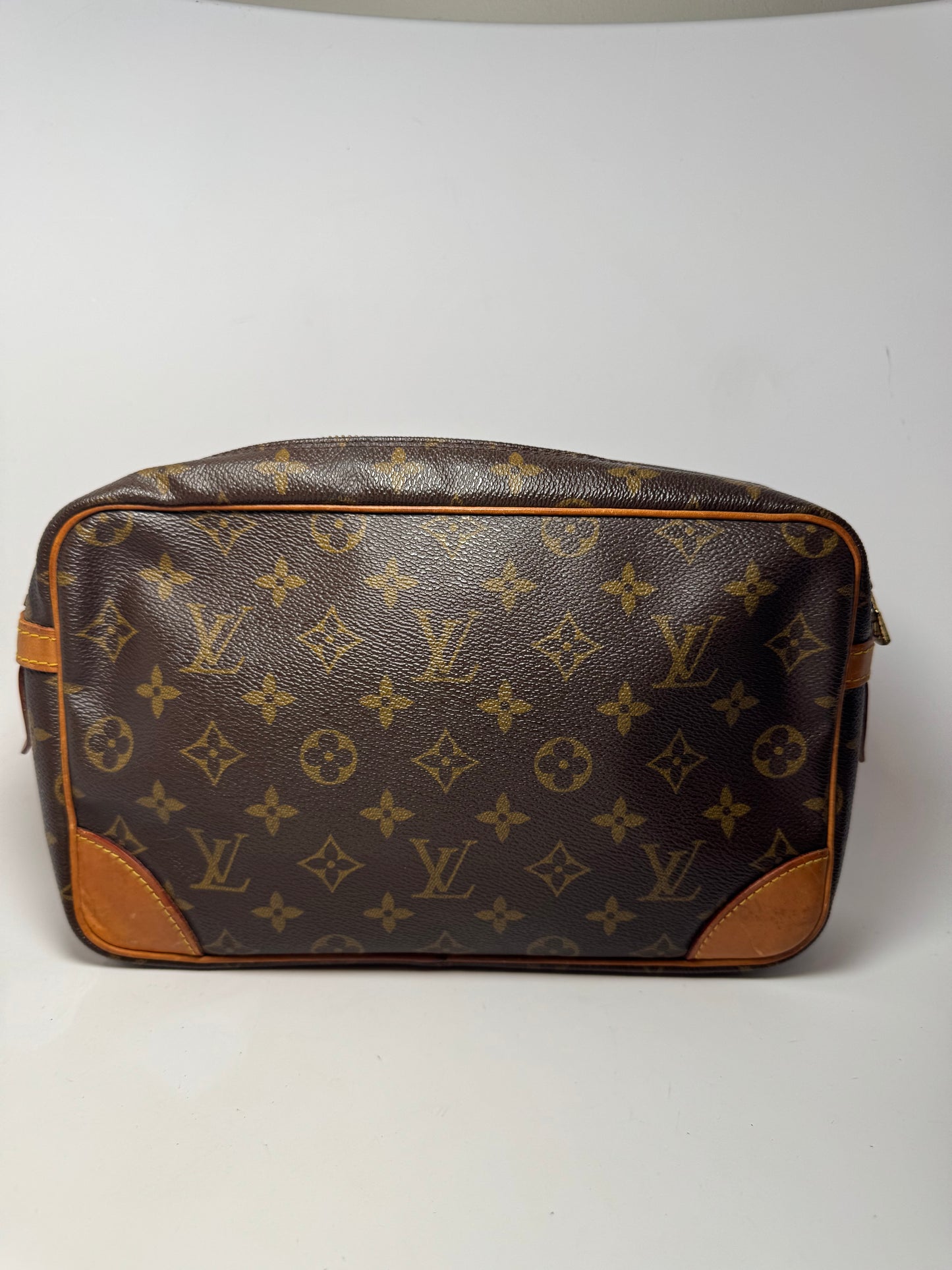 Louis Vuitton Compeigne 28 Toiletry Bag/Clutch