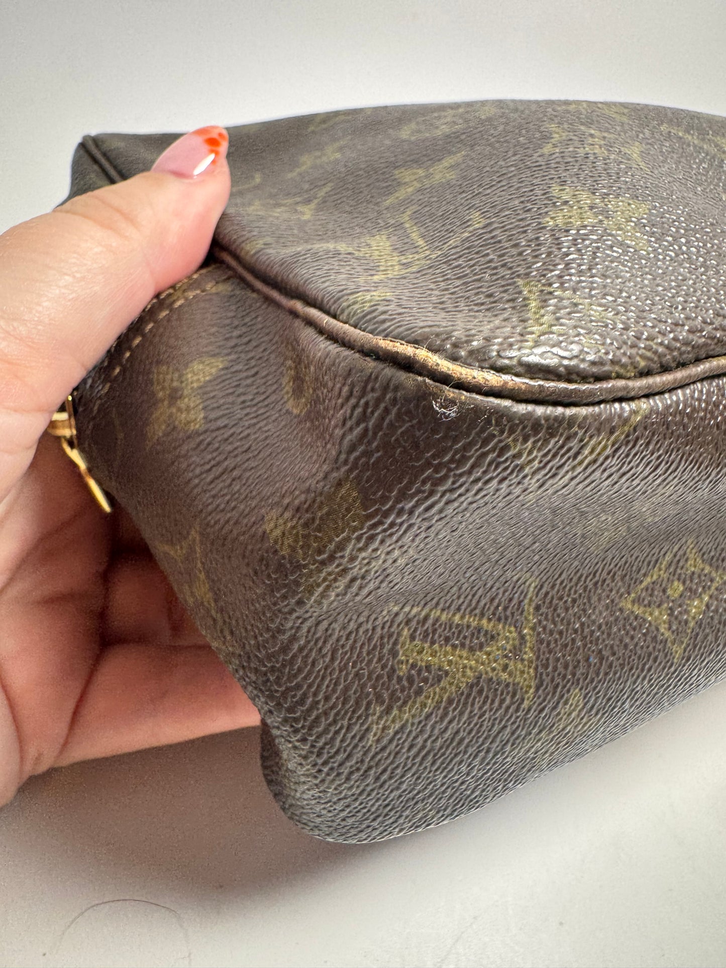 Louis Vuitton Trousse 28 Monogram Makeup Bag/Pouch