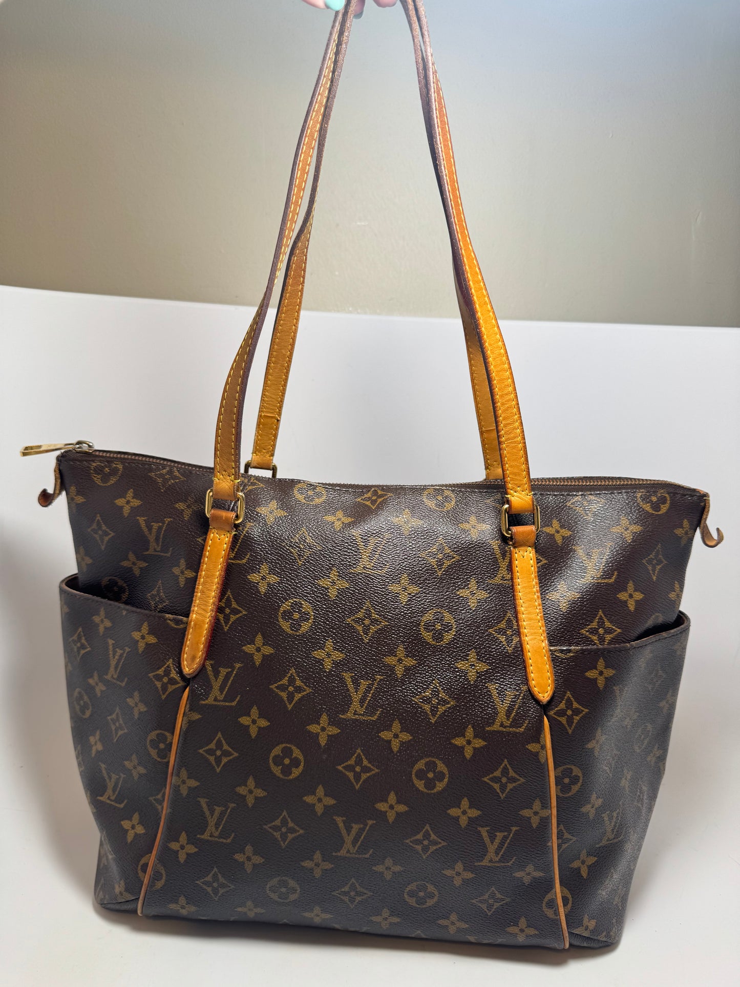 Louis Vuitton Totally MM Monogram Tote