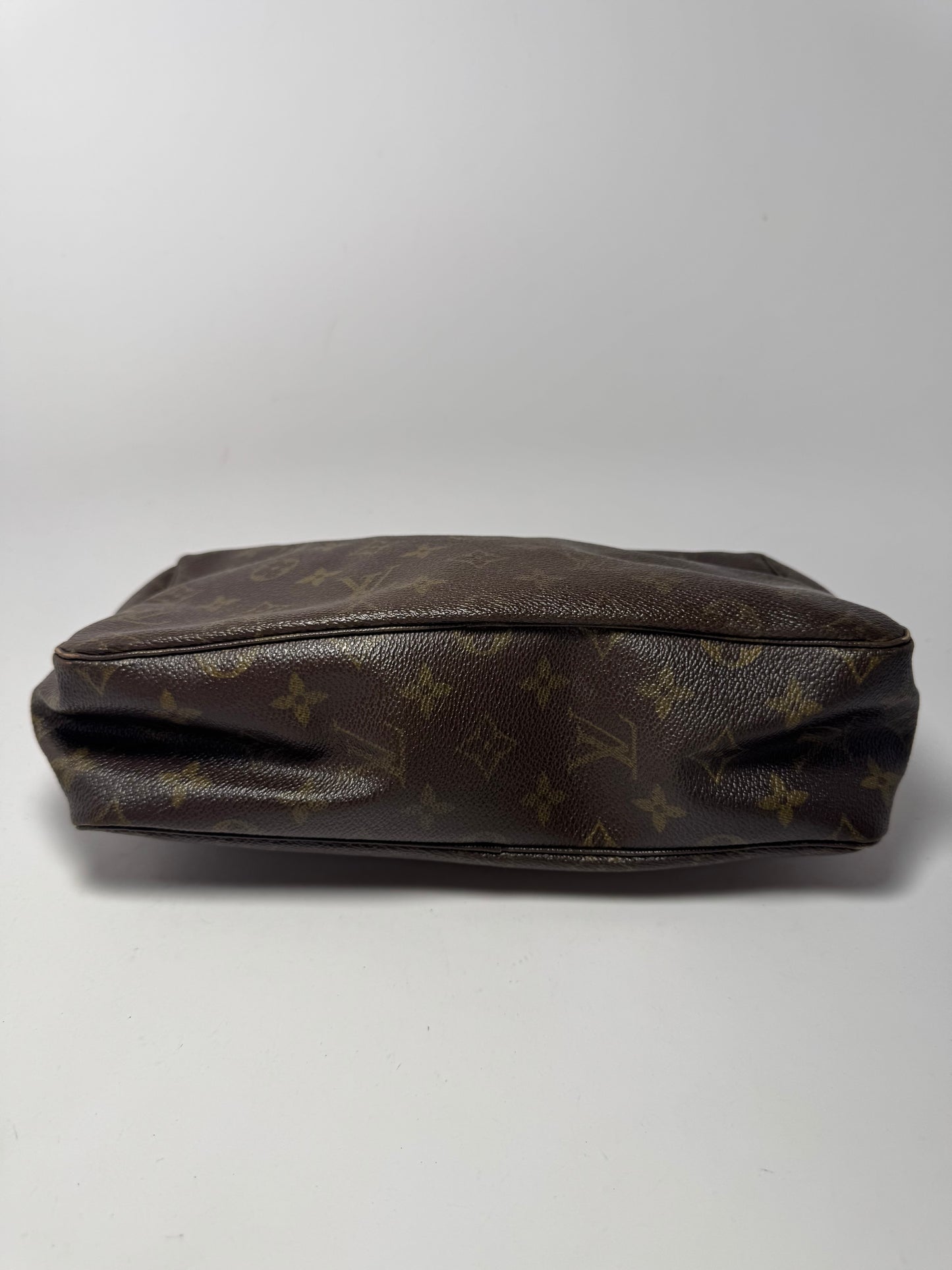 Louis Vuitton Trousse 28 Toiletry Bag Monogram