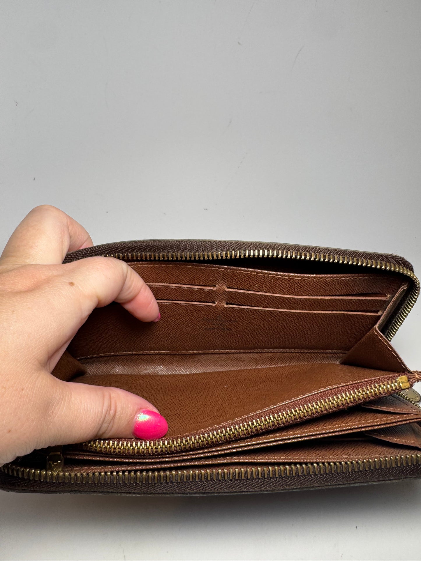 Louis Vuitton Monogram Zippy Wallet