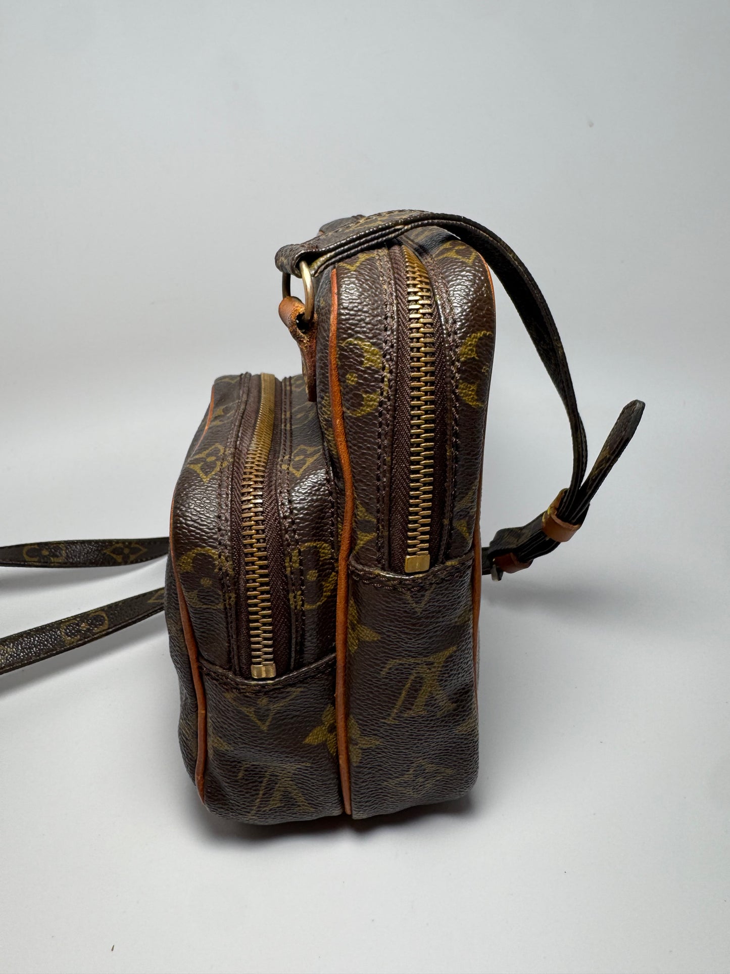 Louis Vuitton Mini Amazon Monogram Crossbody – 1987
