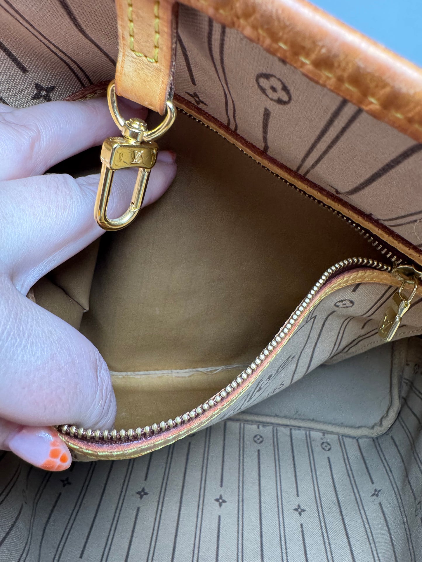 Louis Vuitton Neverfull MM Monogram Tote