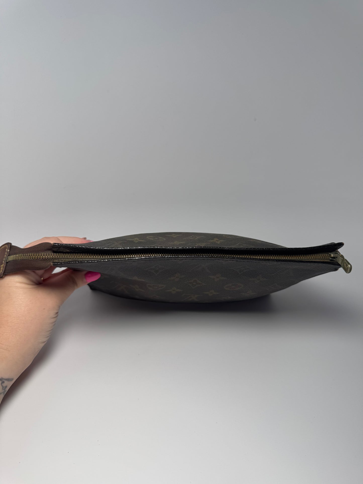 Louis Vuitton Monogram Trousse Toilette 26 – Vintage 1988 – Made in France