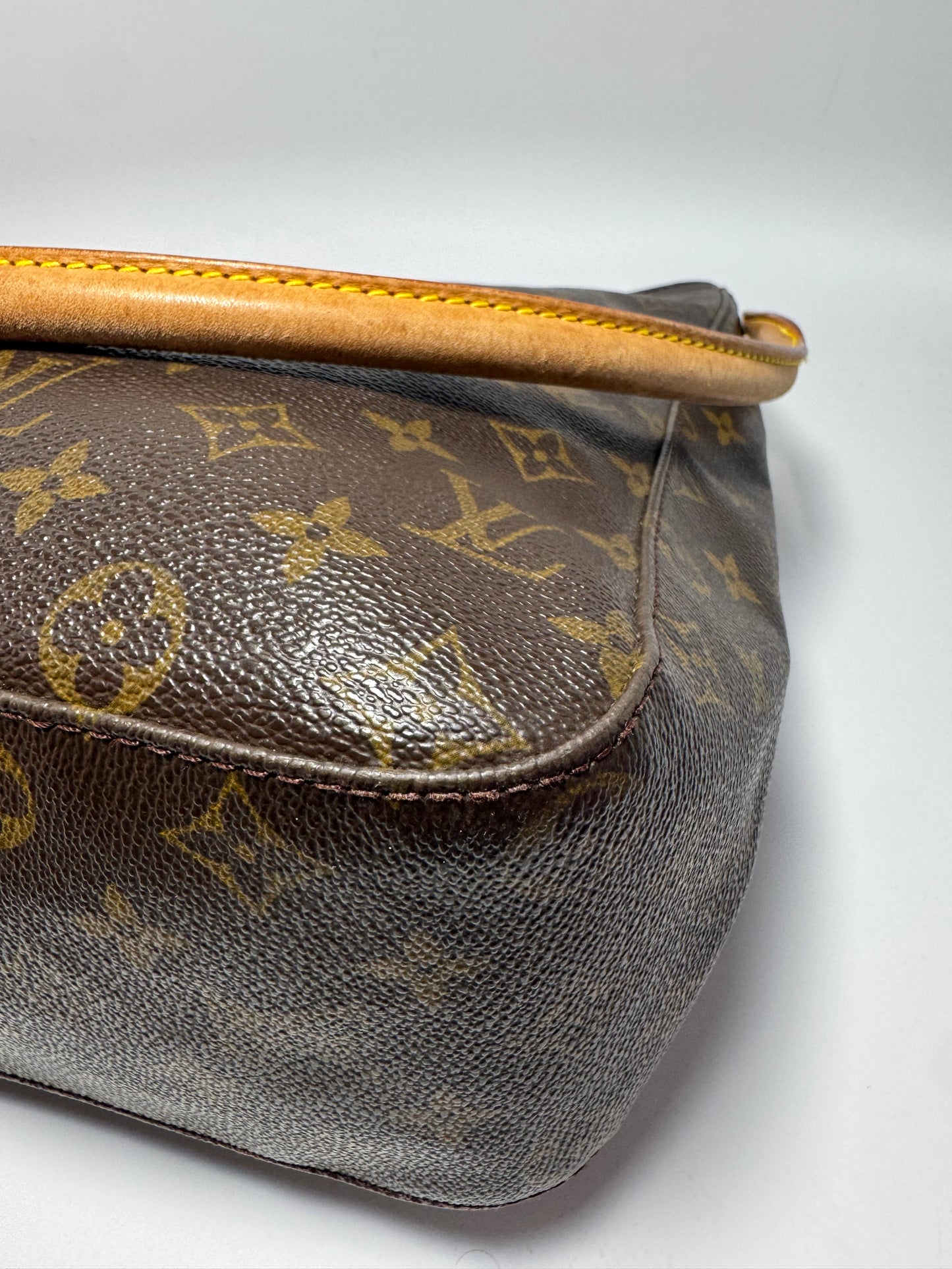 Louis Vuitton Looping GM Monogram in excellent condition