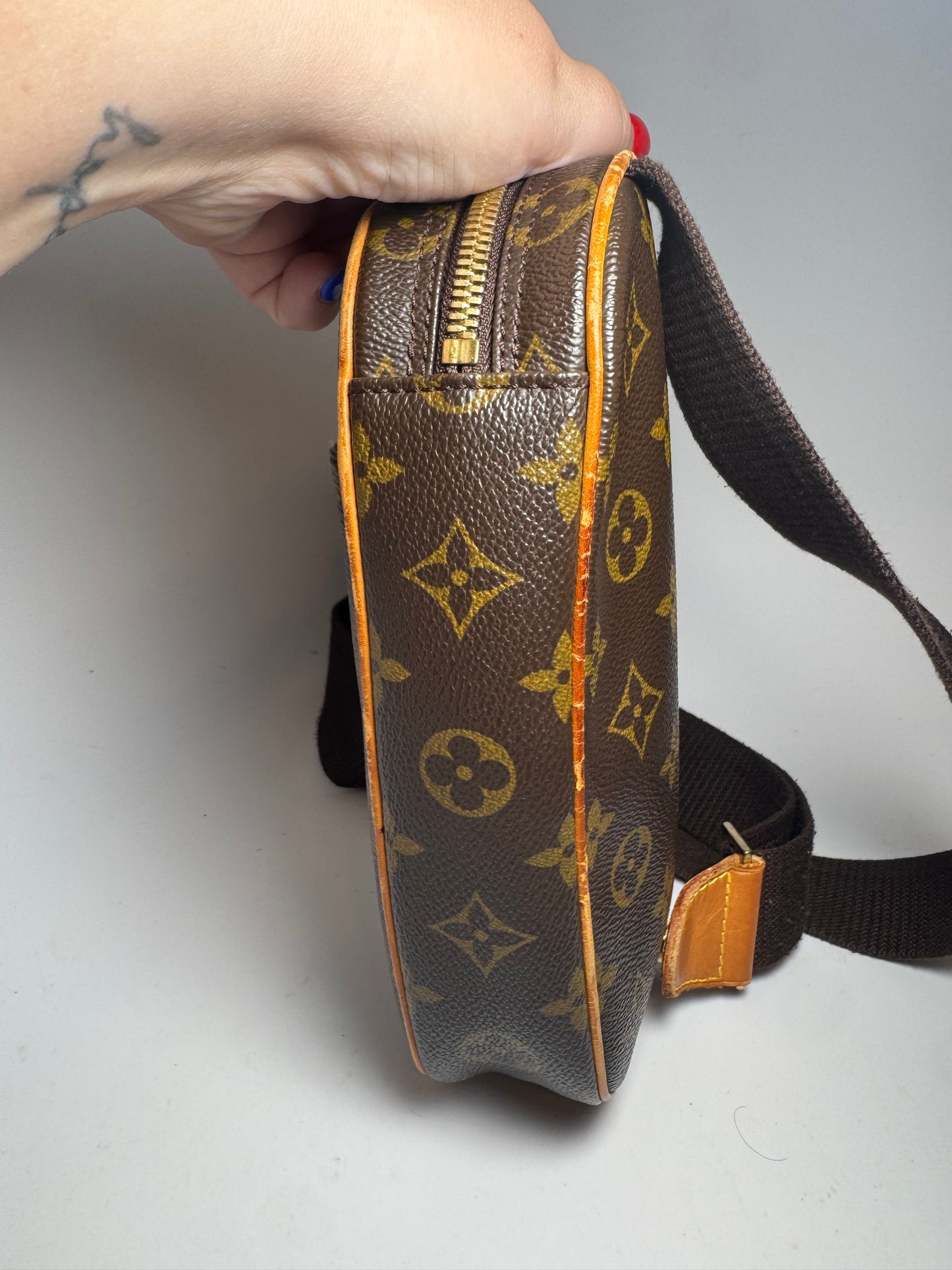 Louis Vuitton Monogram Gange Pochette Bum Bag/Sling Bag March 2001