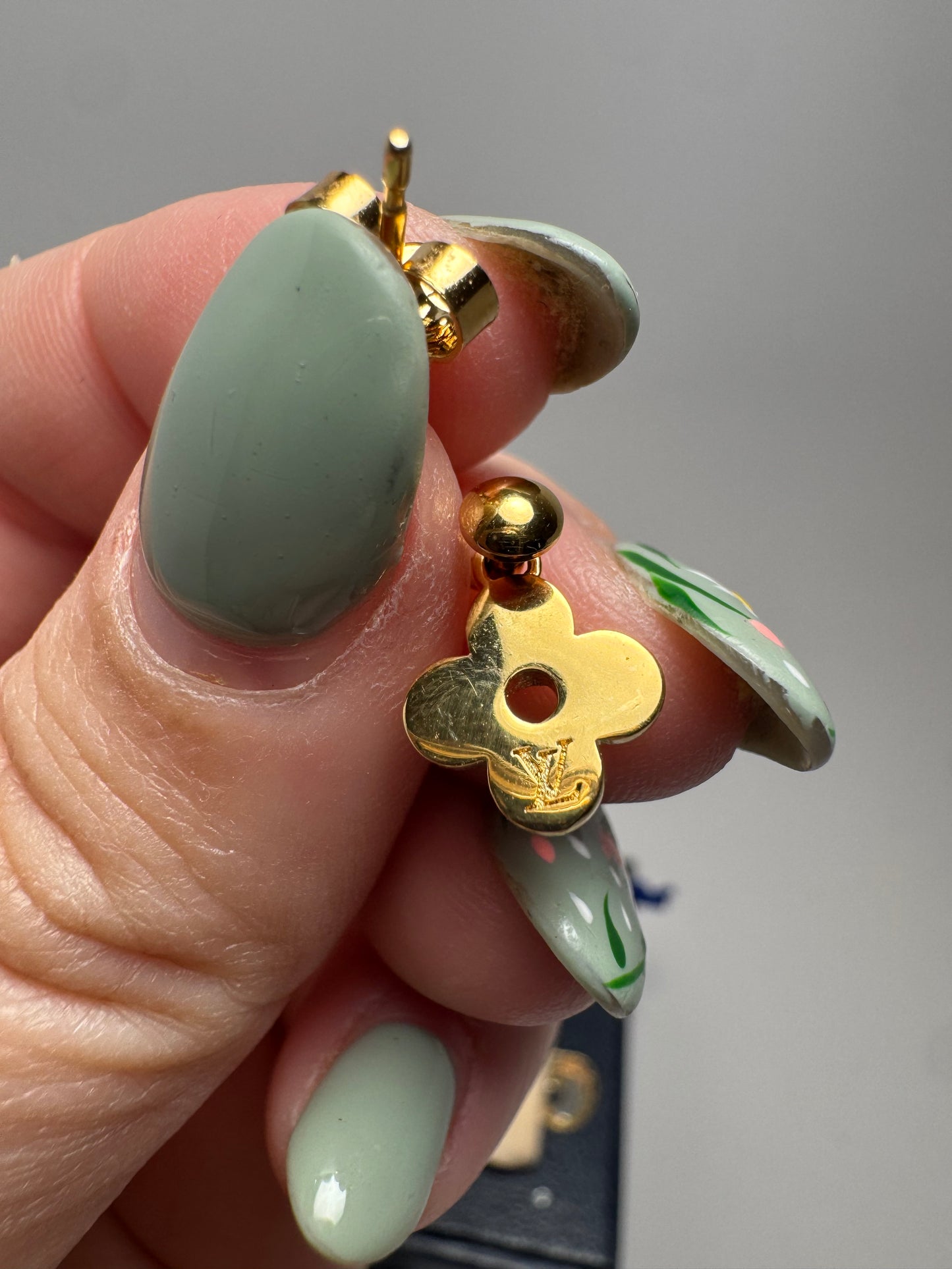 Louis Vuitton Blooming Earrings – Gold Metal – Limited Edition Box & Dust Bag