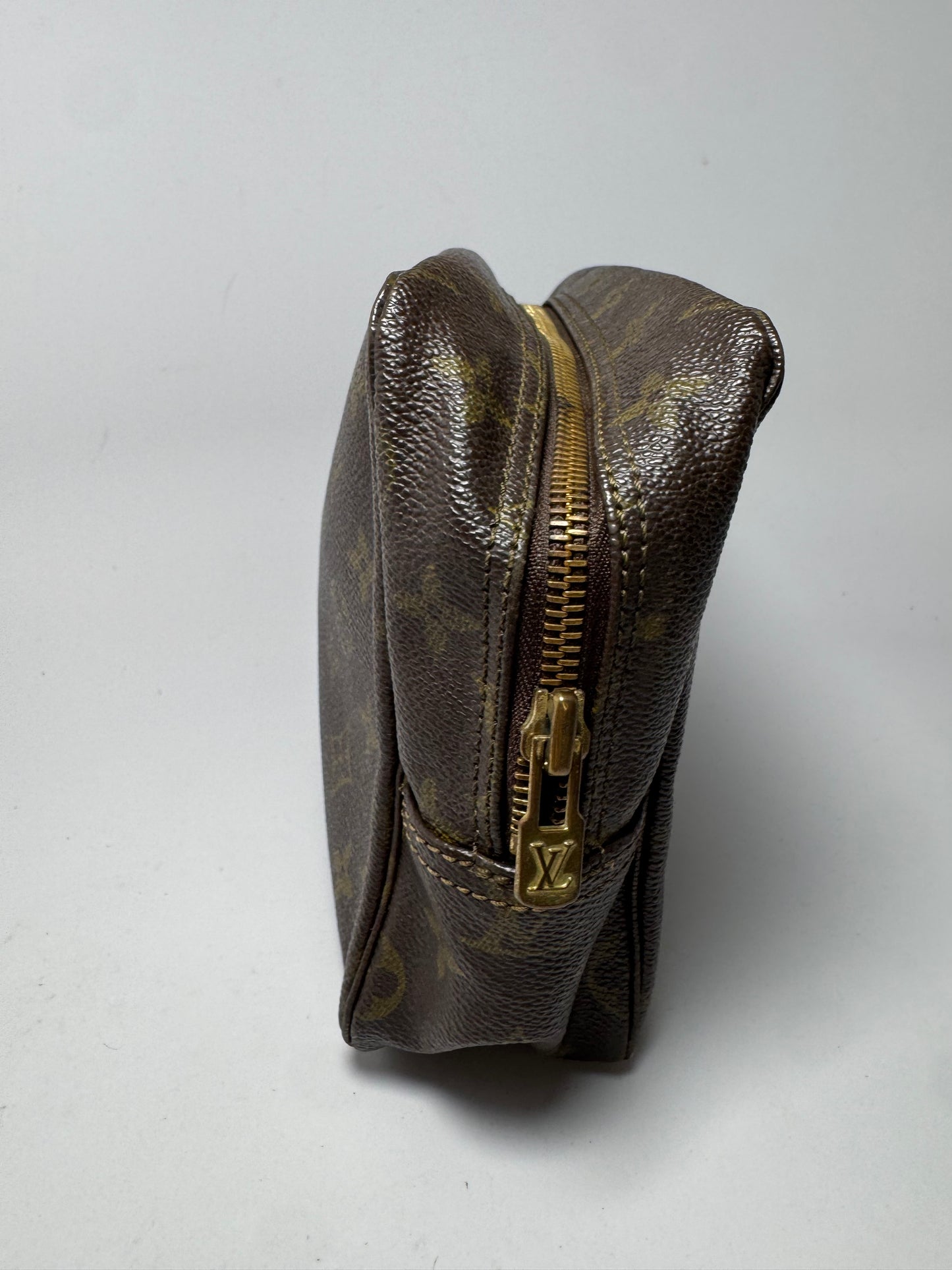 Louis Vuitton Trousse 28 Toiletry Bag Monogram