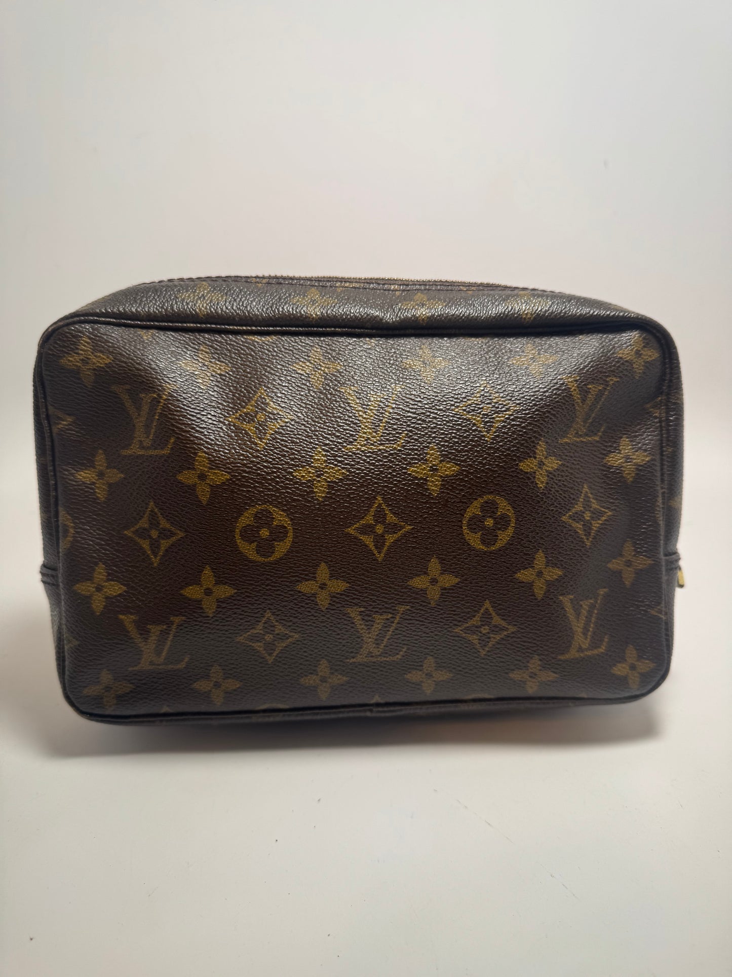 Louis Vuitton Trousse 23 Monogram Cosmetic Case/Toiletry Bag