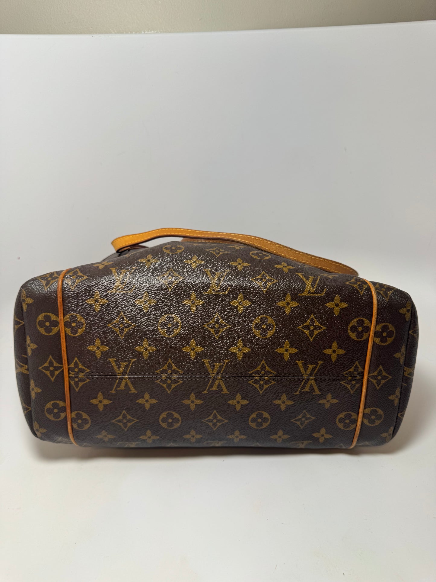 Louis Vuitton Totally MM Monogram Tote