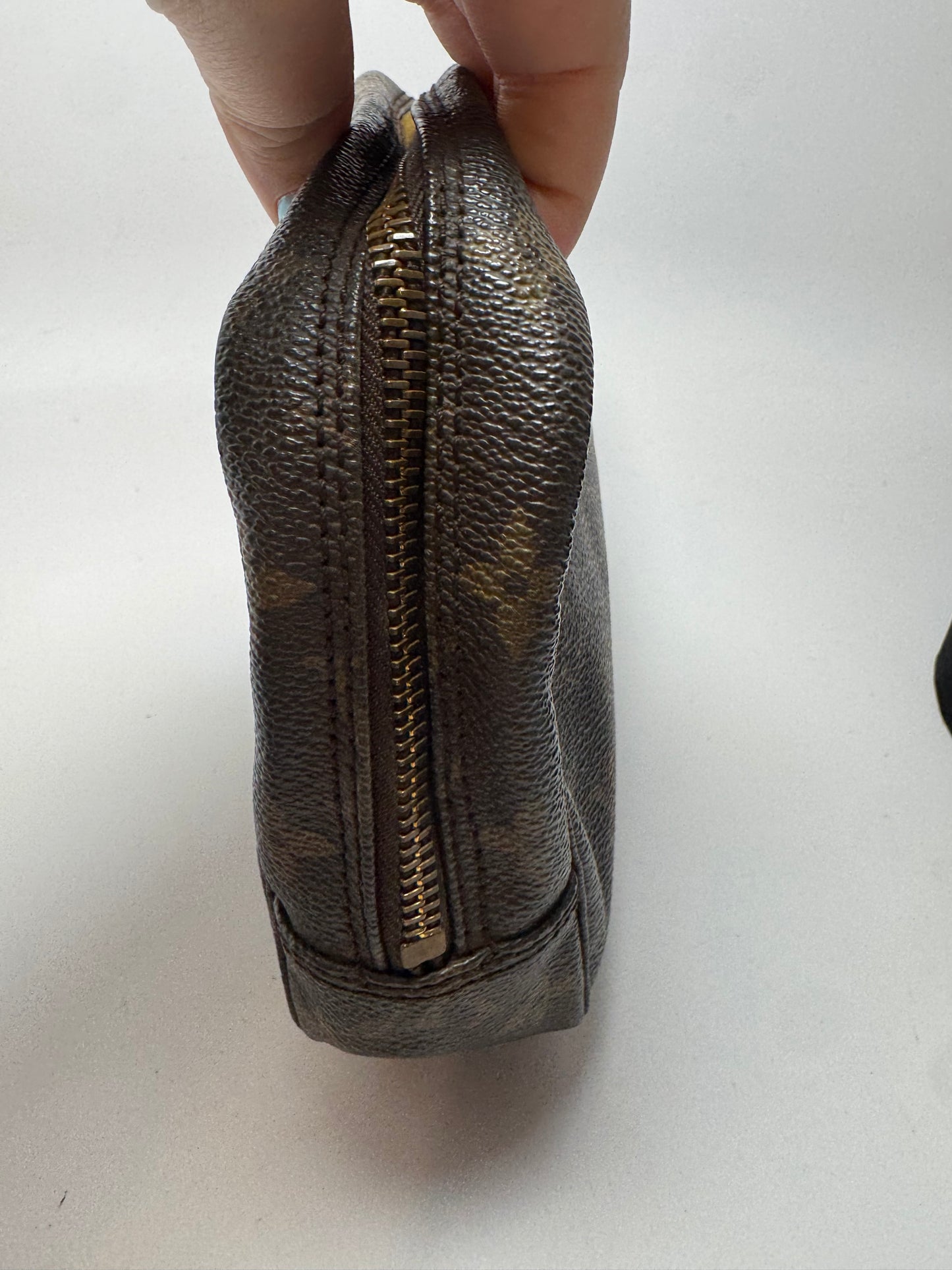 Louis Vuitton Trousse 23 Monogram Toiletry/Makeup Bag