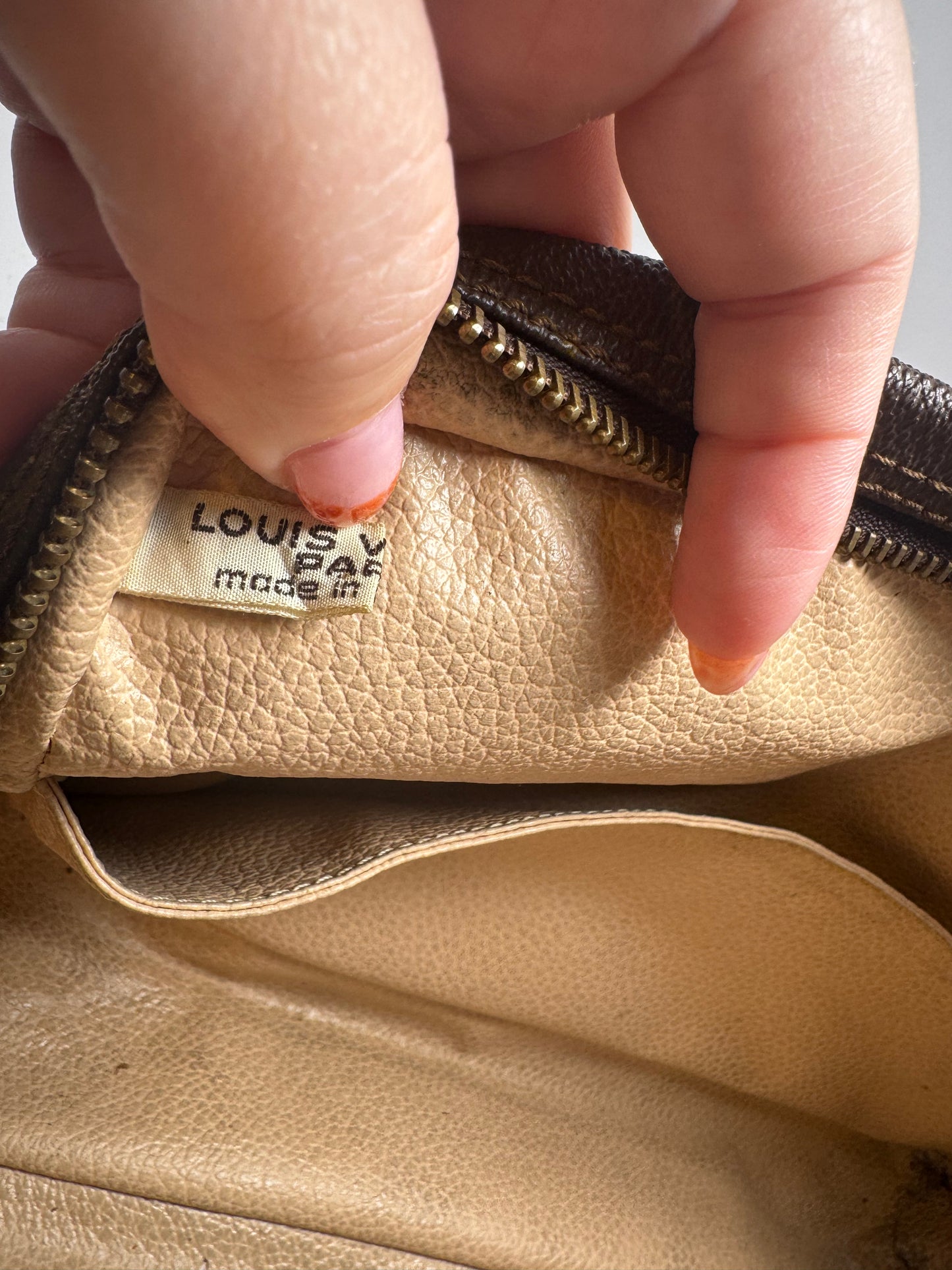 Louis Vuitton Trousse 28 Monogram Makeup Bag/Toiletry Bag