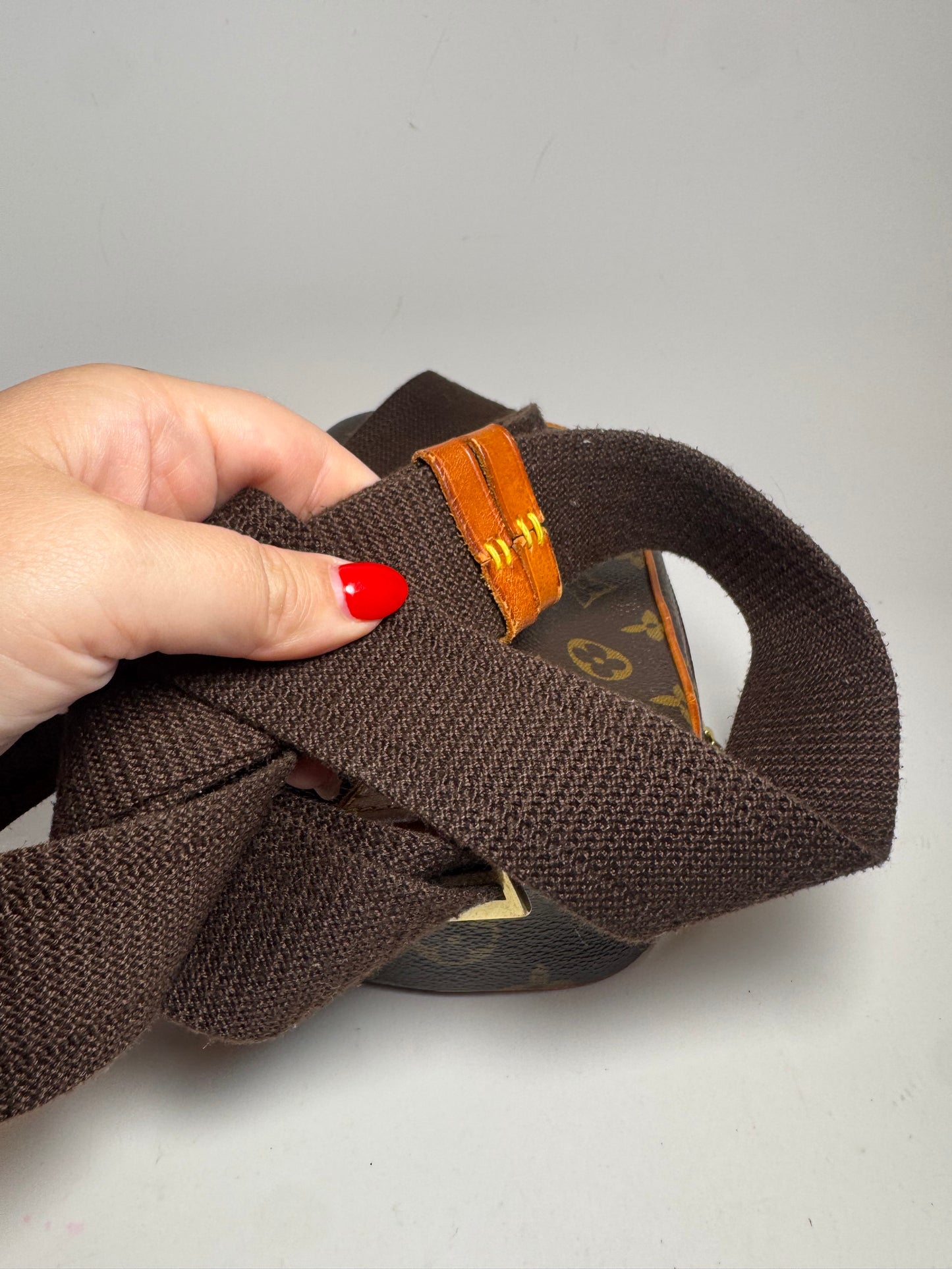 Louis Vuitton Monogram Gange Pochette Bum Bag/Sling Bag March 2001