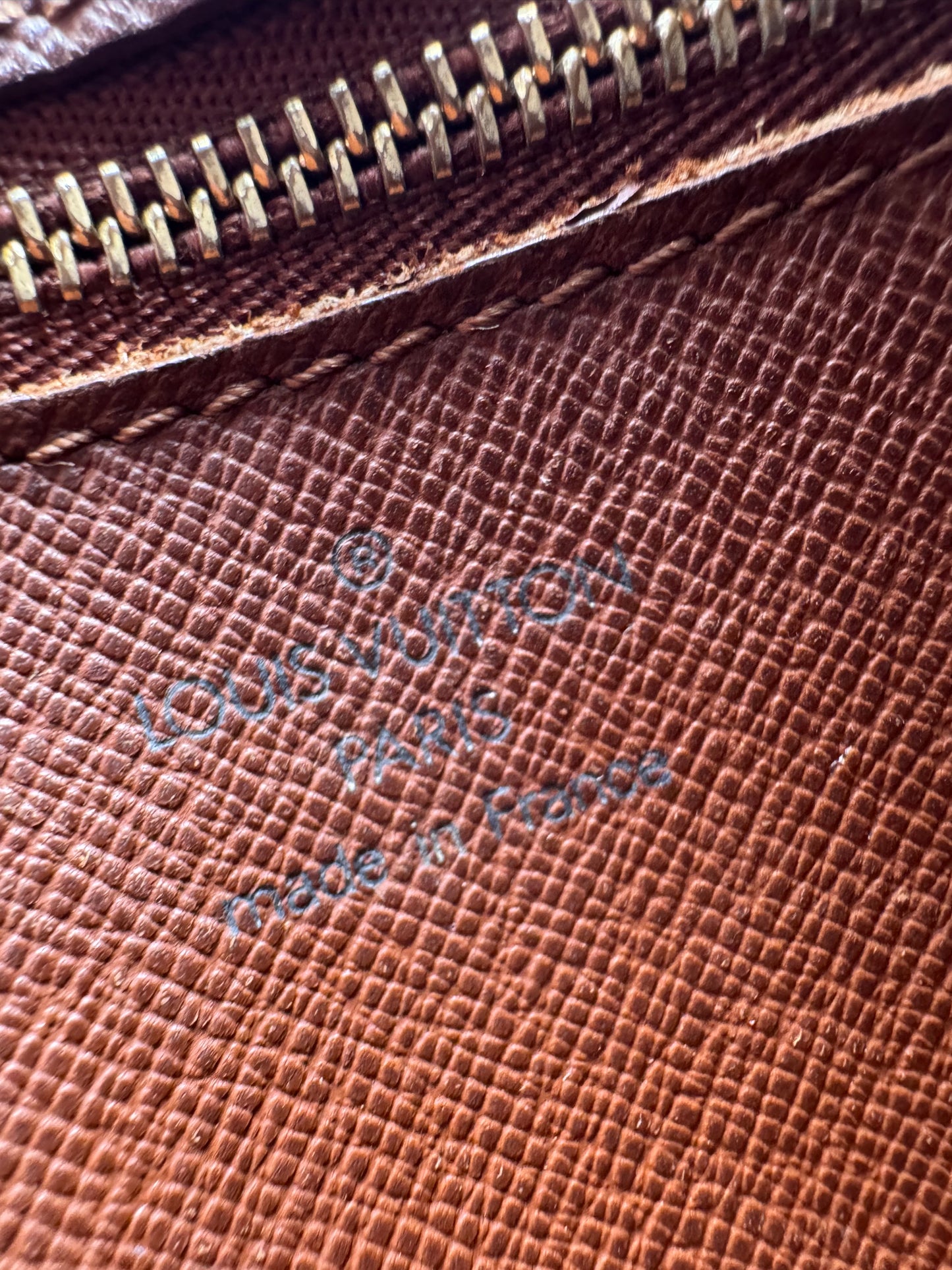 Louis Vuitton Marly Draggone Clutch/Pouch W/Wristlet Monogram Made in France in February 2001
