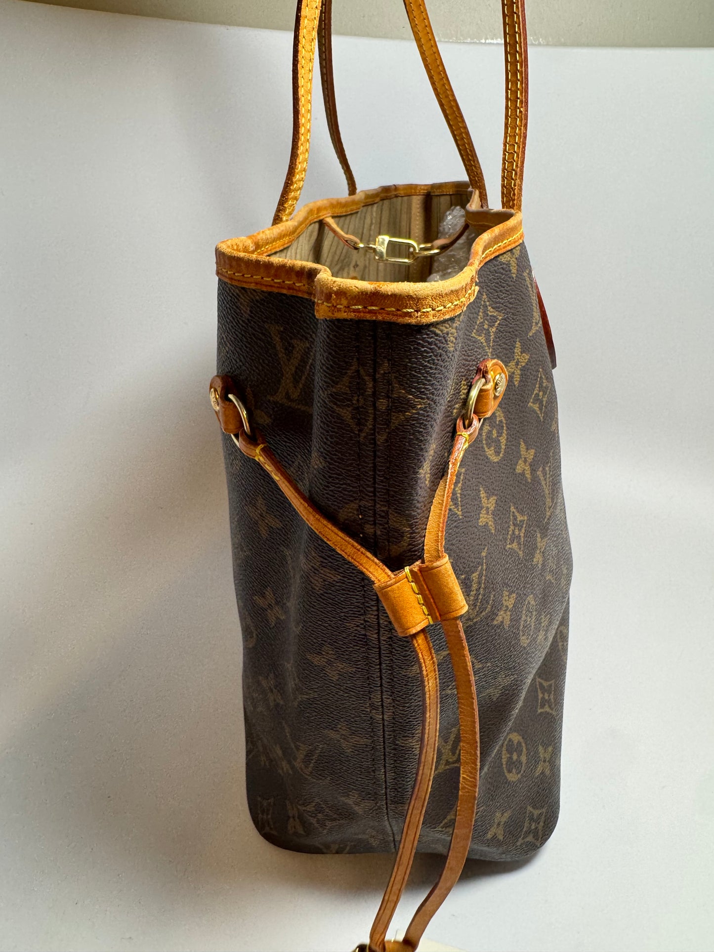 Louis Vuitton Neverfull MM Monogram Tote Bag