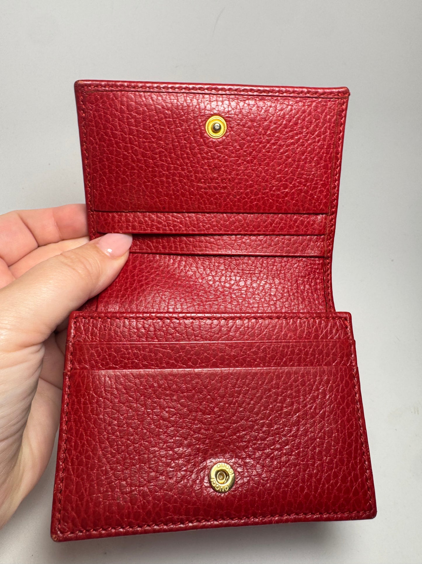 Gucci Pebbled Calfskin GG Marmont Card Case Wallet Hibiscus Red