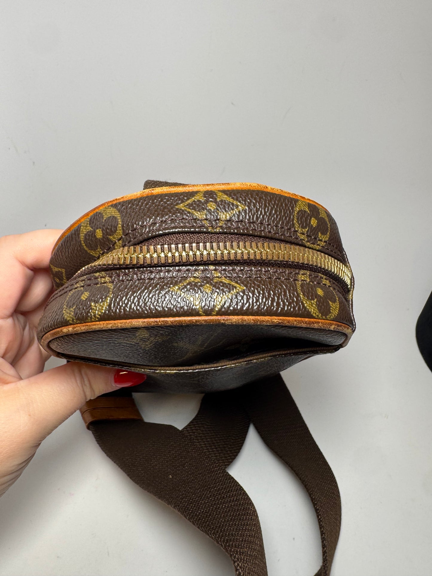 Louis Vuitton Monogram Gange Pochette Bum Bag/Sling Bag