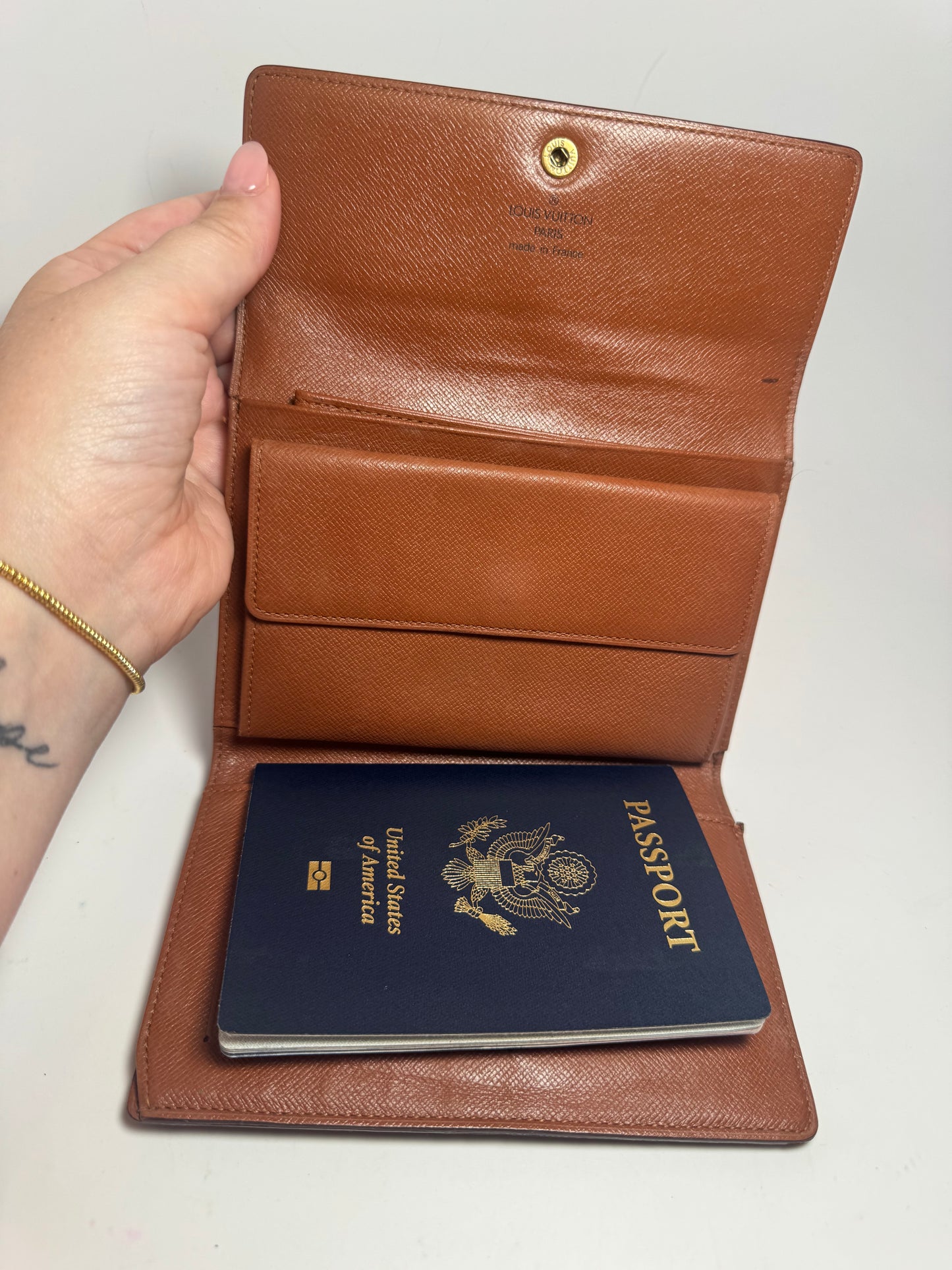 Louis Vuitton Porte Tressor Etui Monogram Wallet/Passport Holder