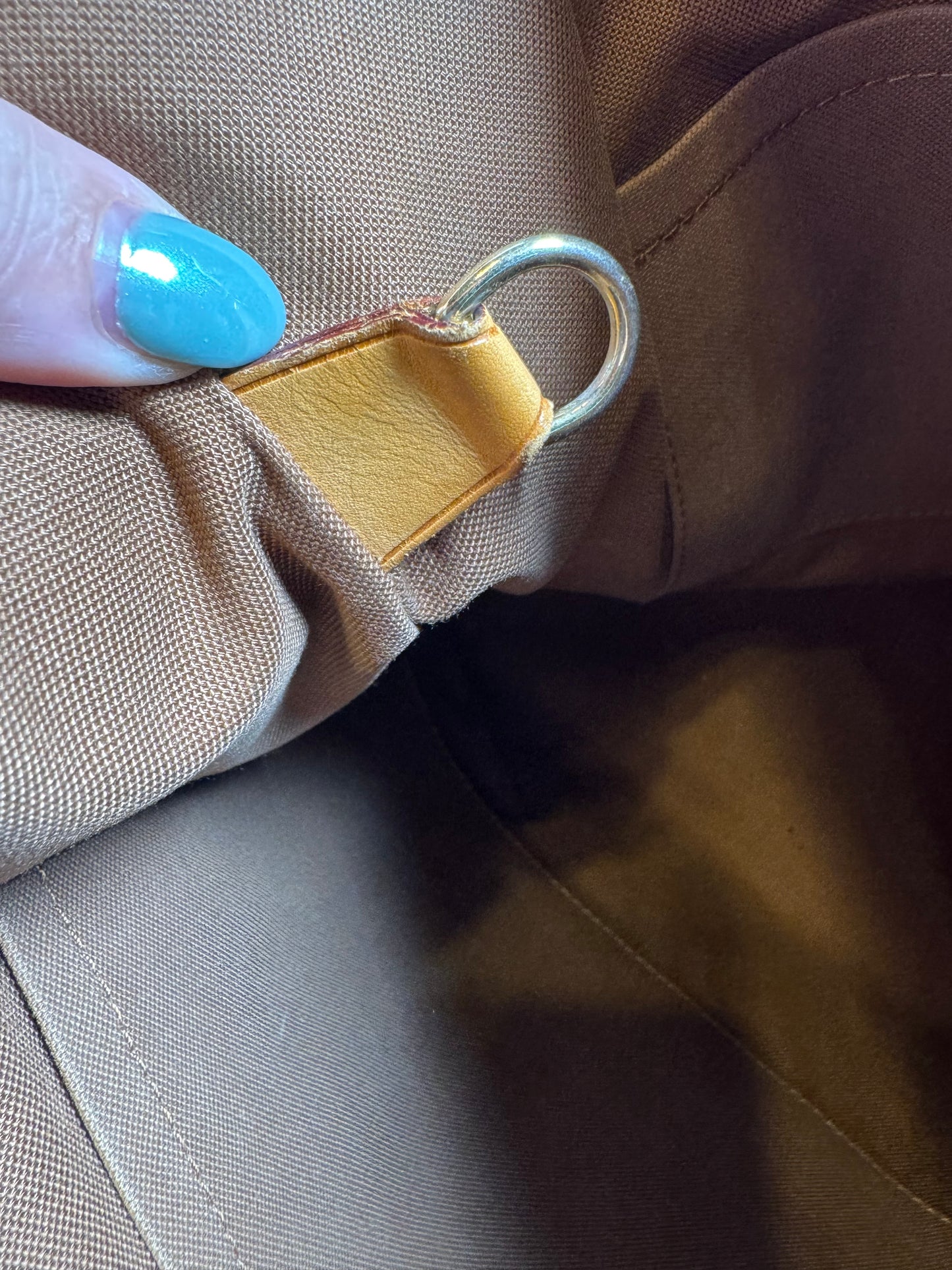 Louis Vuitton Totally MM Monogram Tote