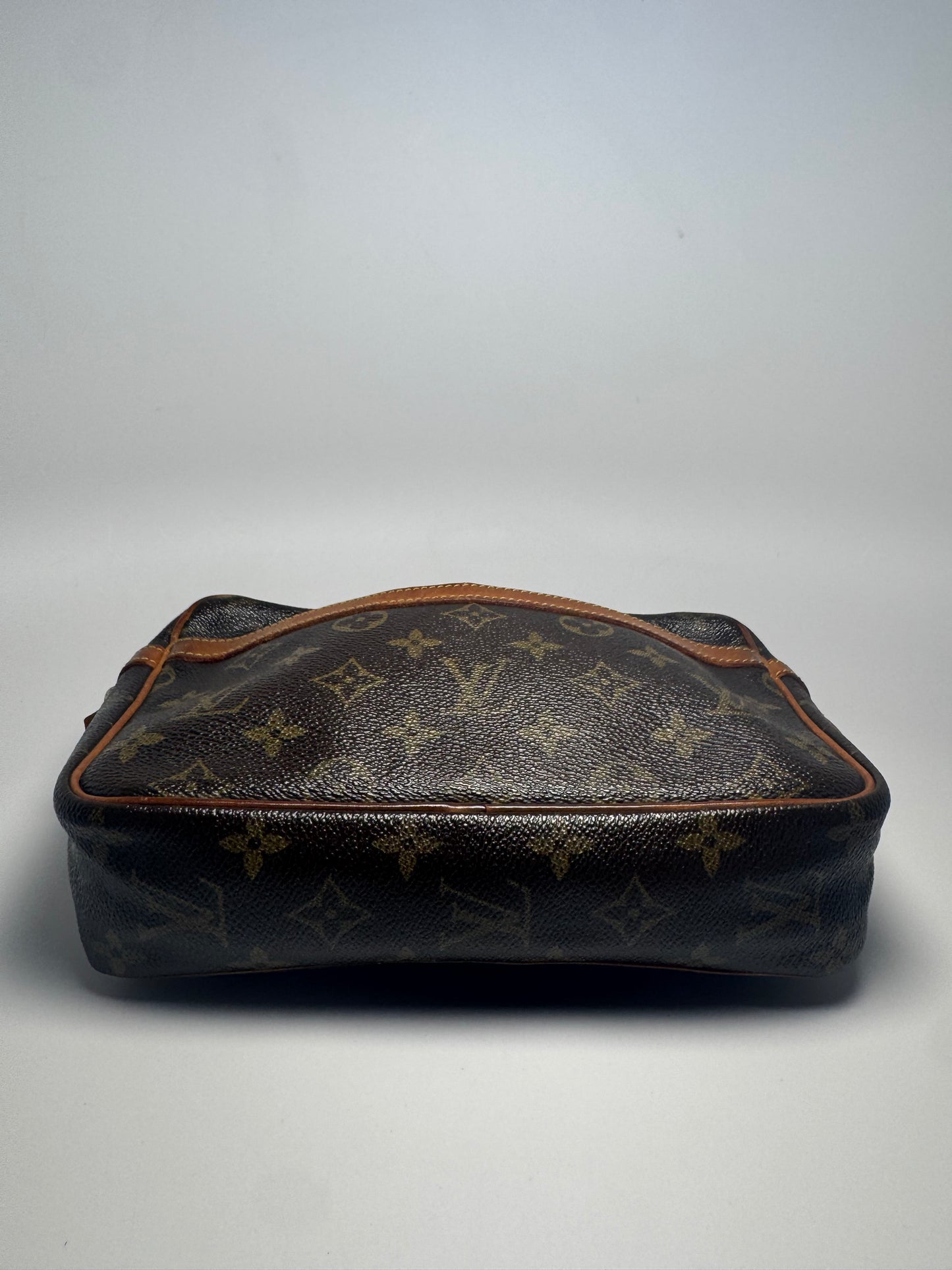 Louis Vuitton Compeigne 23 Monogram Toiletry Bag/Clutch