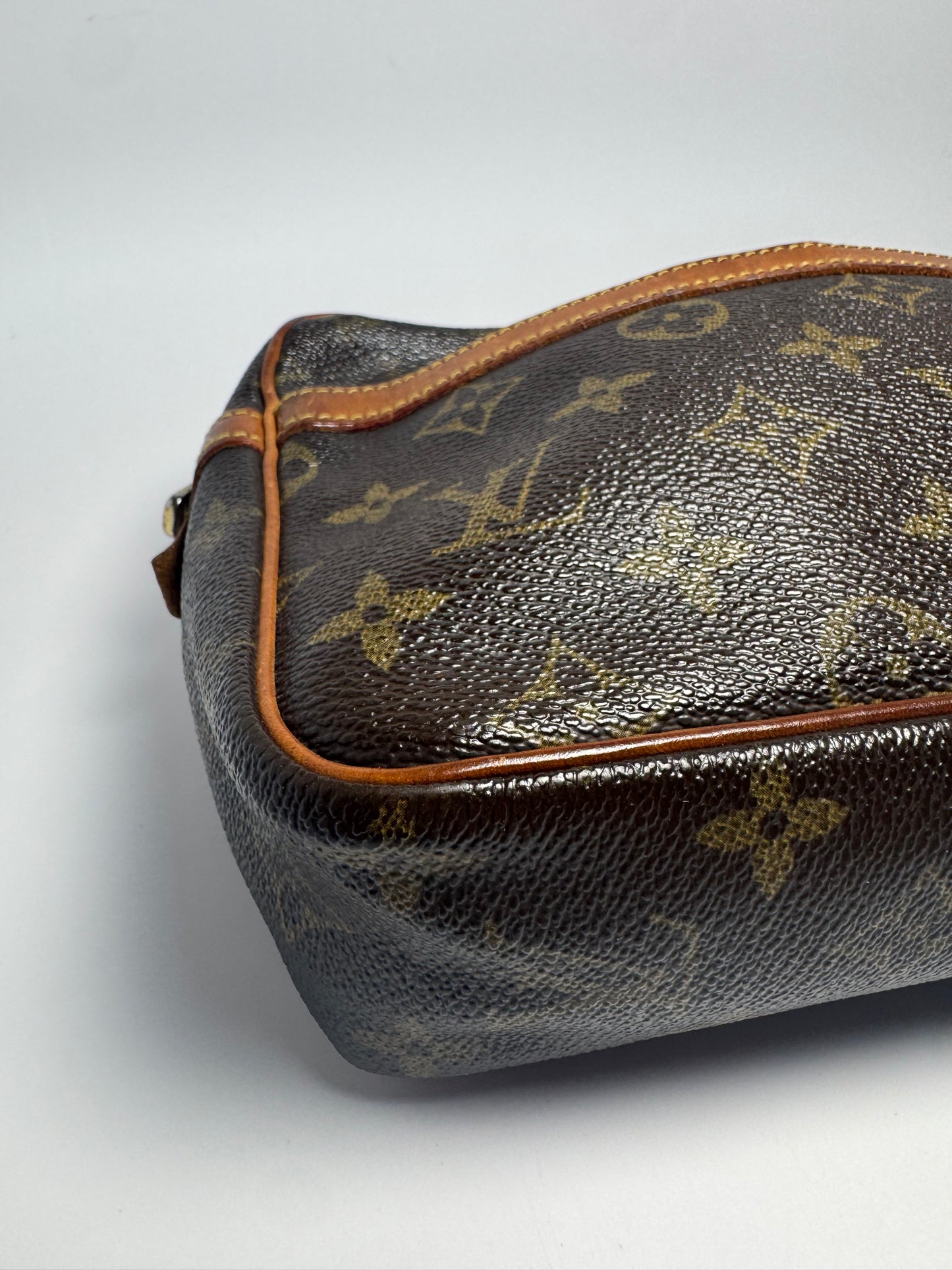 Louis Vuitton Compeigne 23 Monogram Toiletry Bag/Clutch
