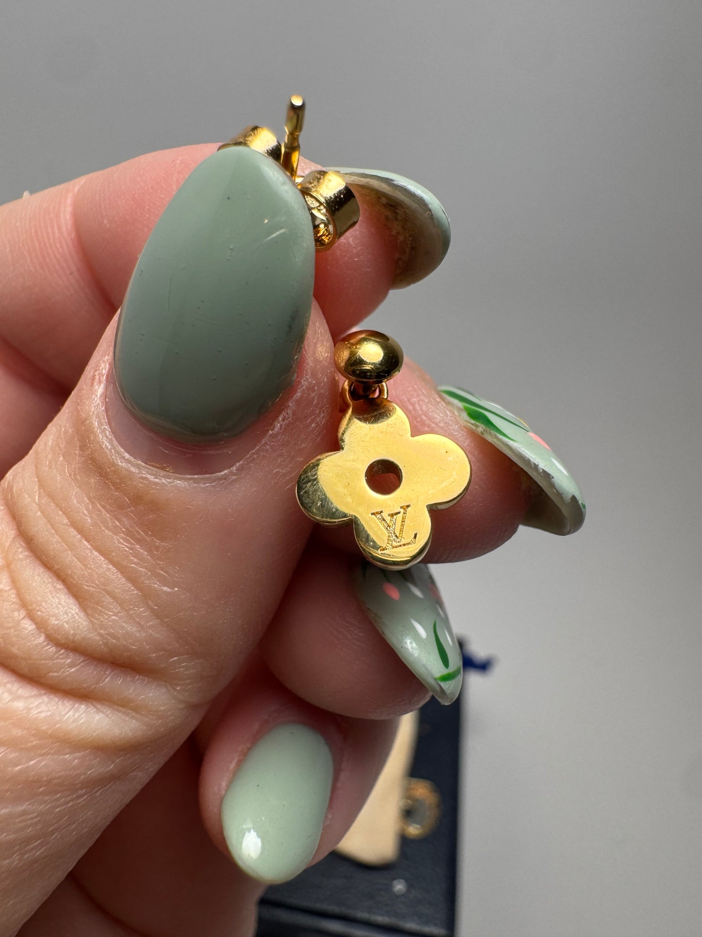 Louis Vuitton Blooming Earrings – Gold Metal – Limited Edition Box & Dust Bag