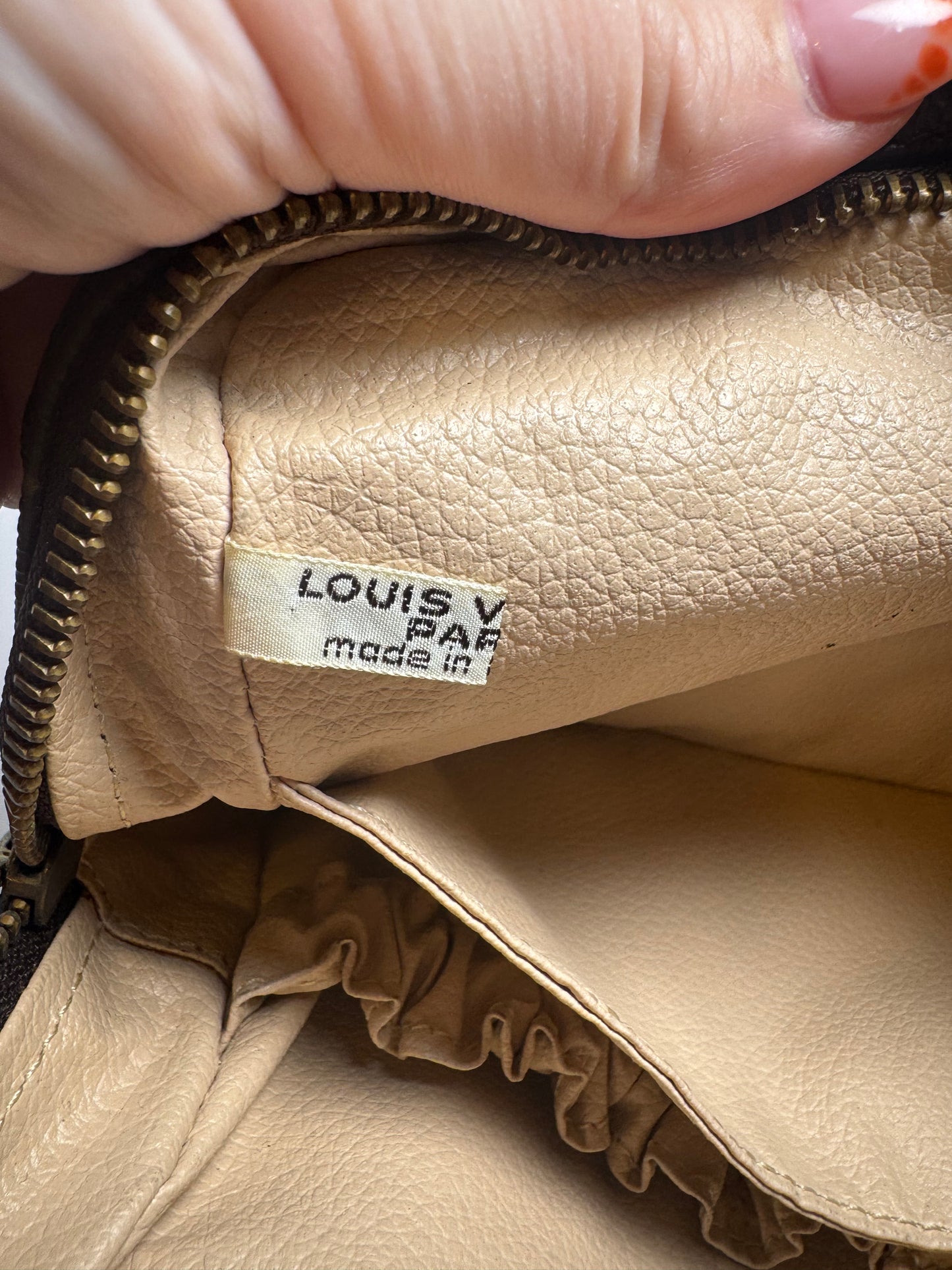 Louis Vuitton Trousse 28 Monogram Makeup Bag/Toiletry Bag