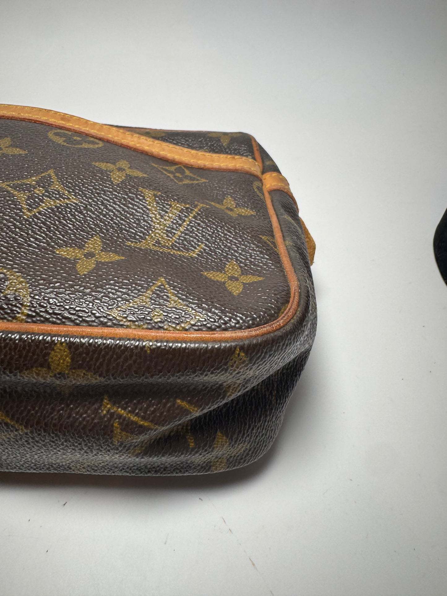 Louis Vuitton Compeigne 23 Travel Pouch/Clutch