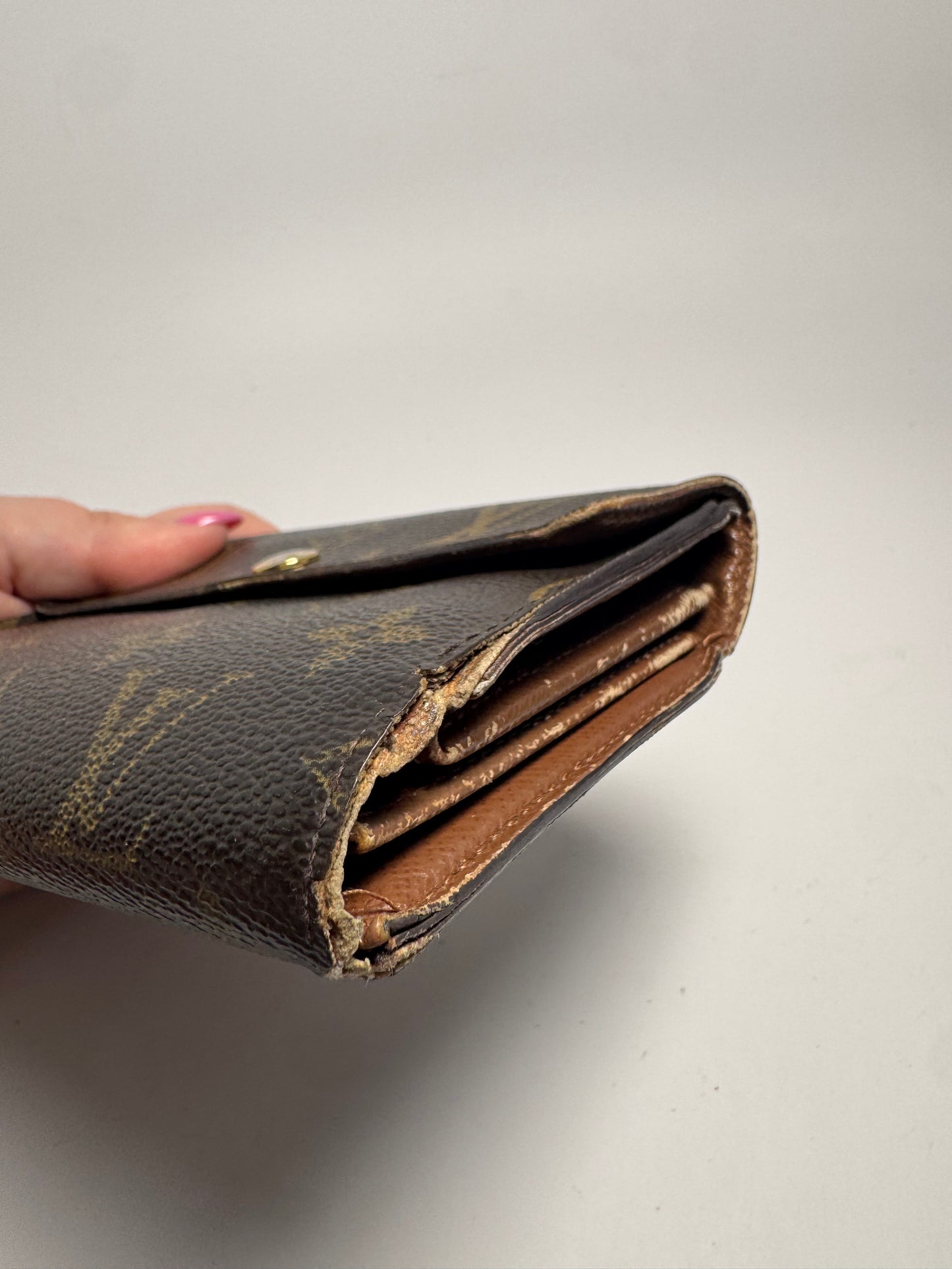 Louis Vuitton Alexandra Wallet Monogram Fair Condition Made in France 2007
