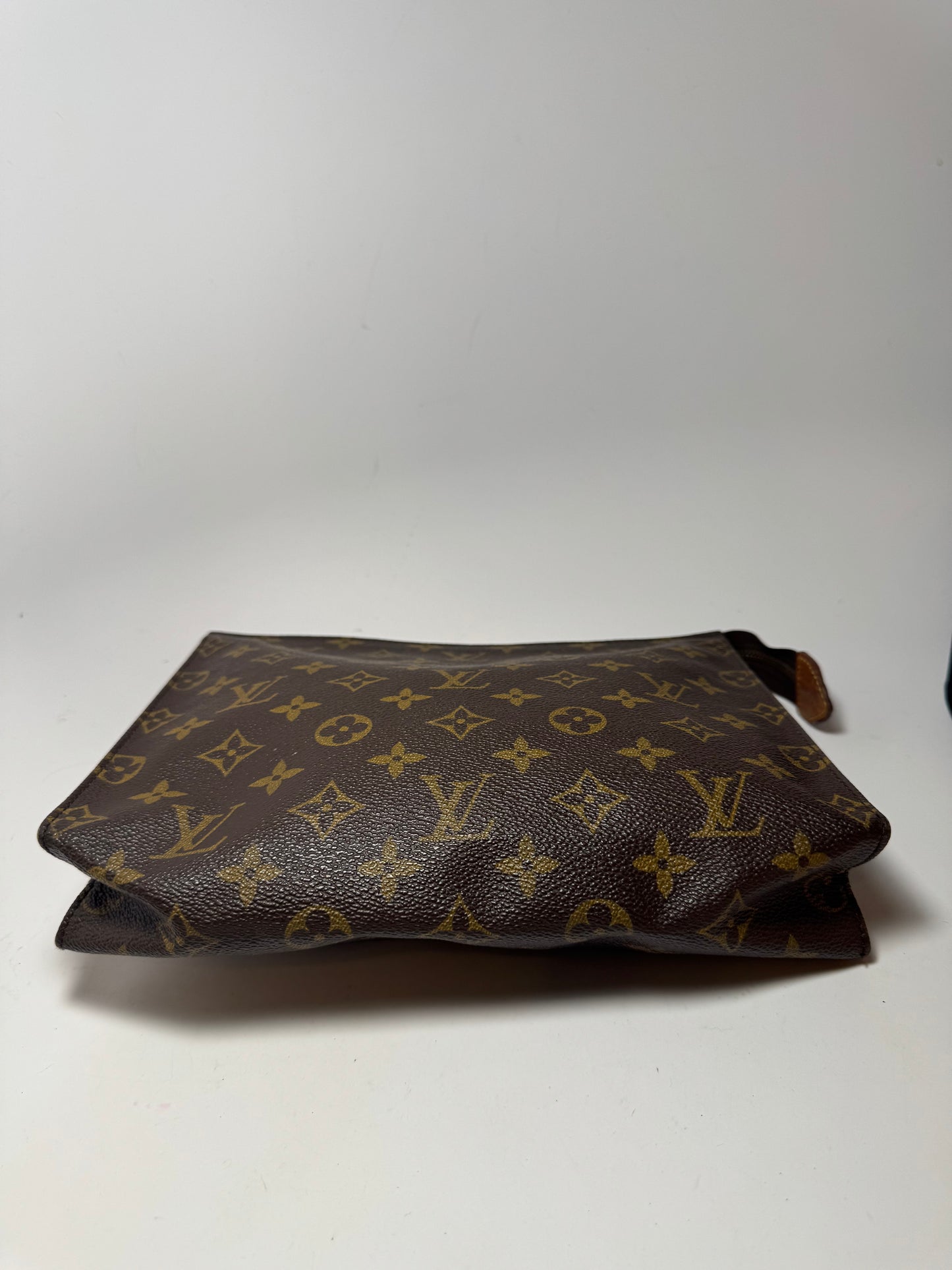 Louis Vuitton Toiletry 26 Pouch Monogram Makeup Bag