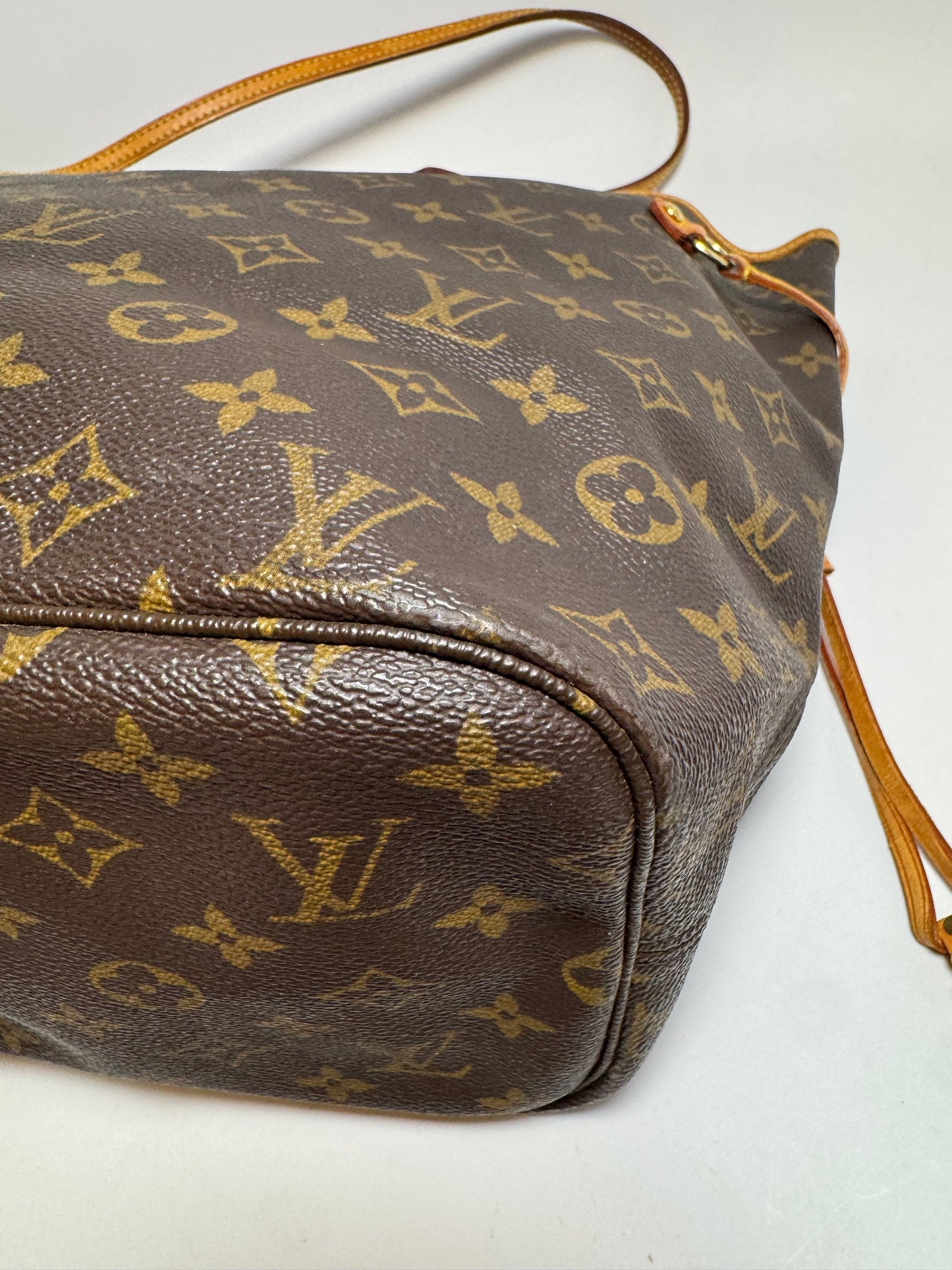 Louis Vuitton Neverfull MM Monogram Tote Bag