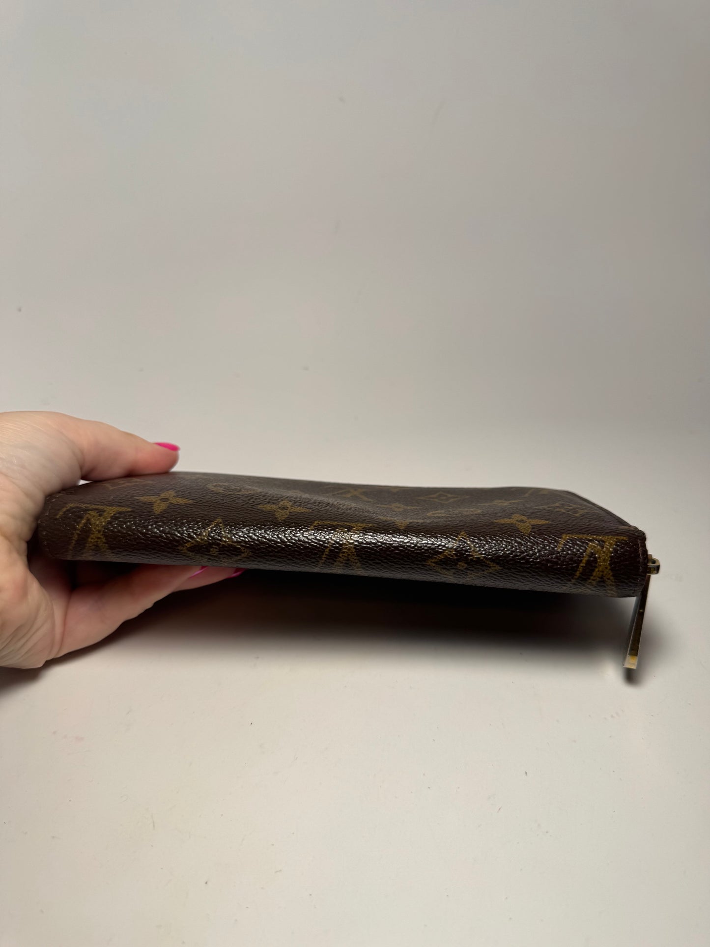 Louis Vuitton Monogram Zippy Wallet