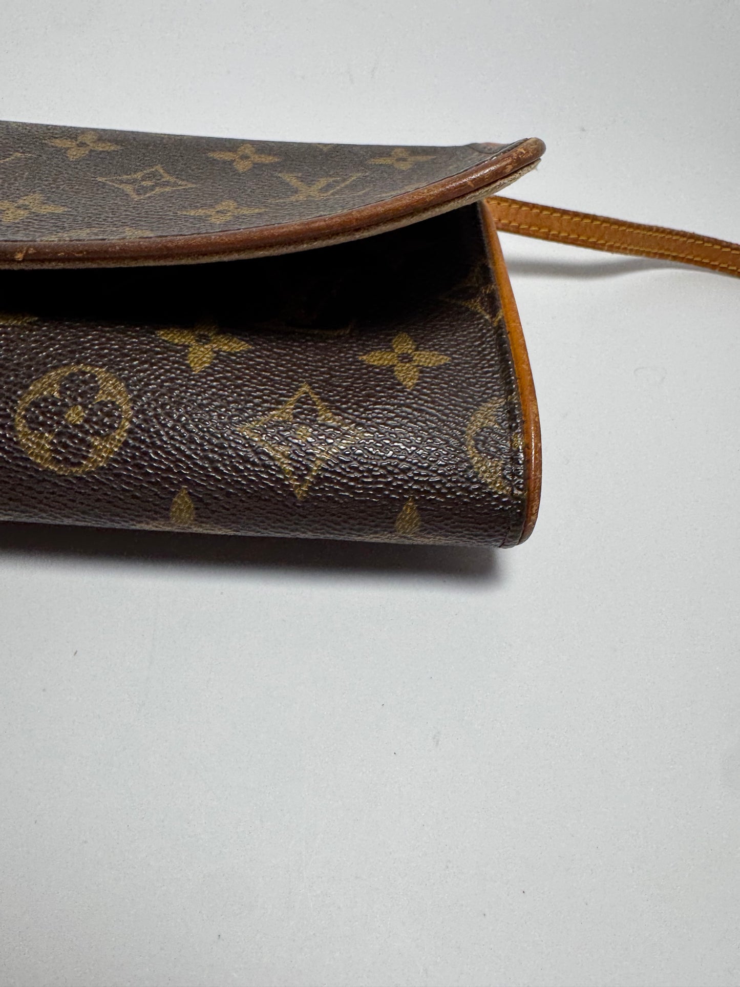 Louis Vuitton Twin Pochette GM Crossbody in Monogram | Fair Condition