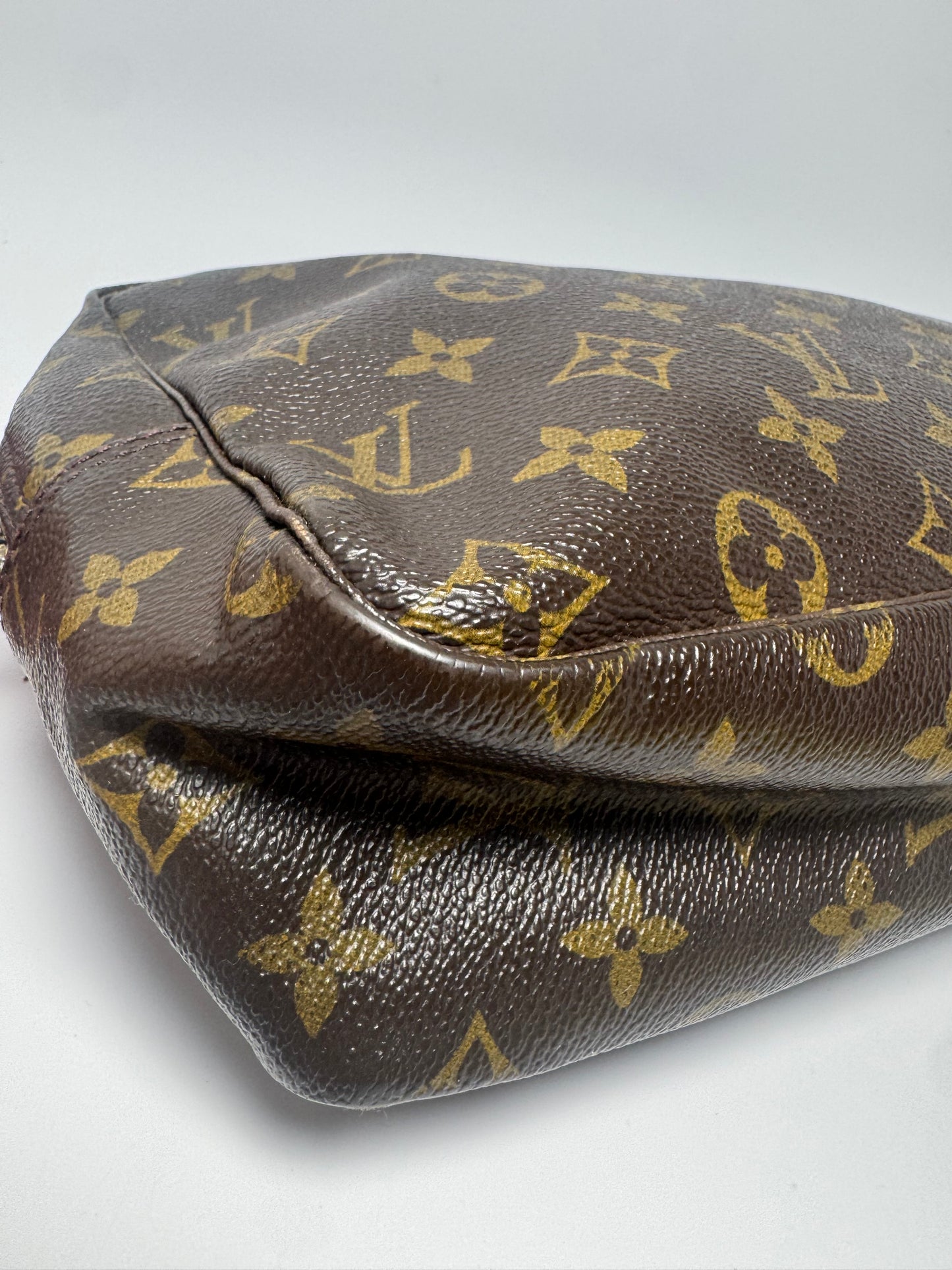 Louis Vuitton Toilette 28 Pouch/Makeup Cosmetic Bag Monogram March 1995 in France Vintage