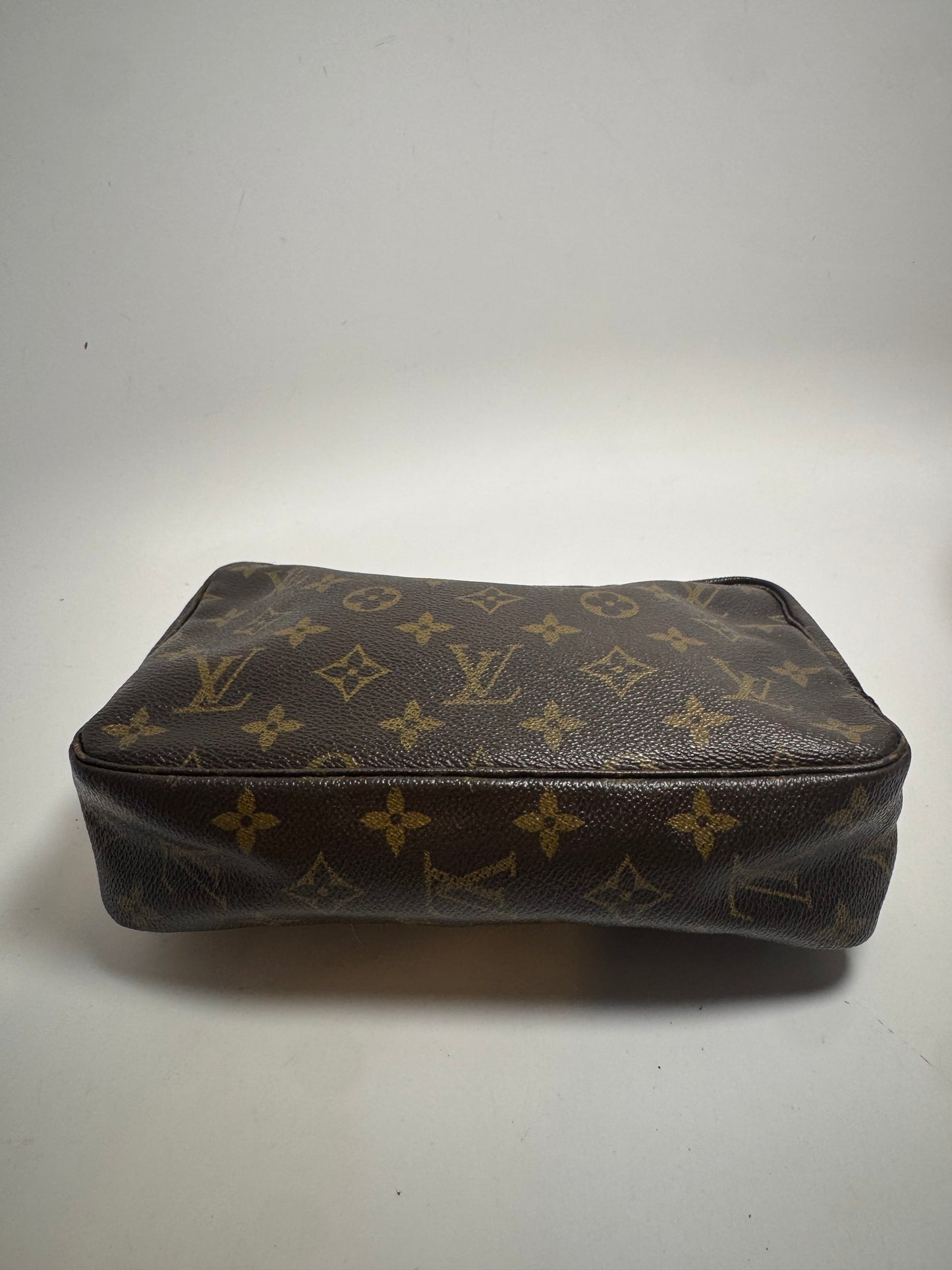 Louis Vuitton Trousse 23 Monogram Cosmetic Case/Toiletry Bag