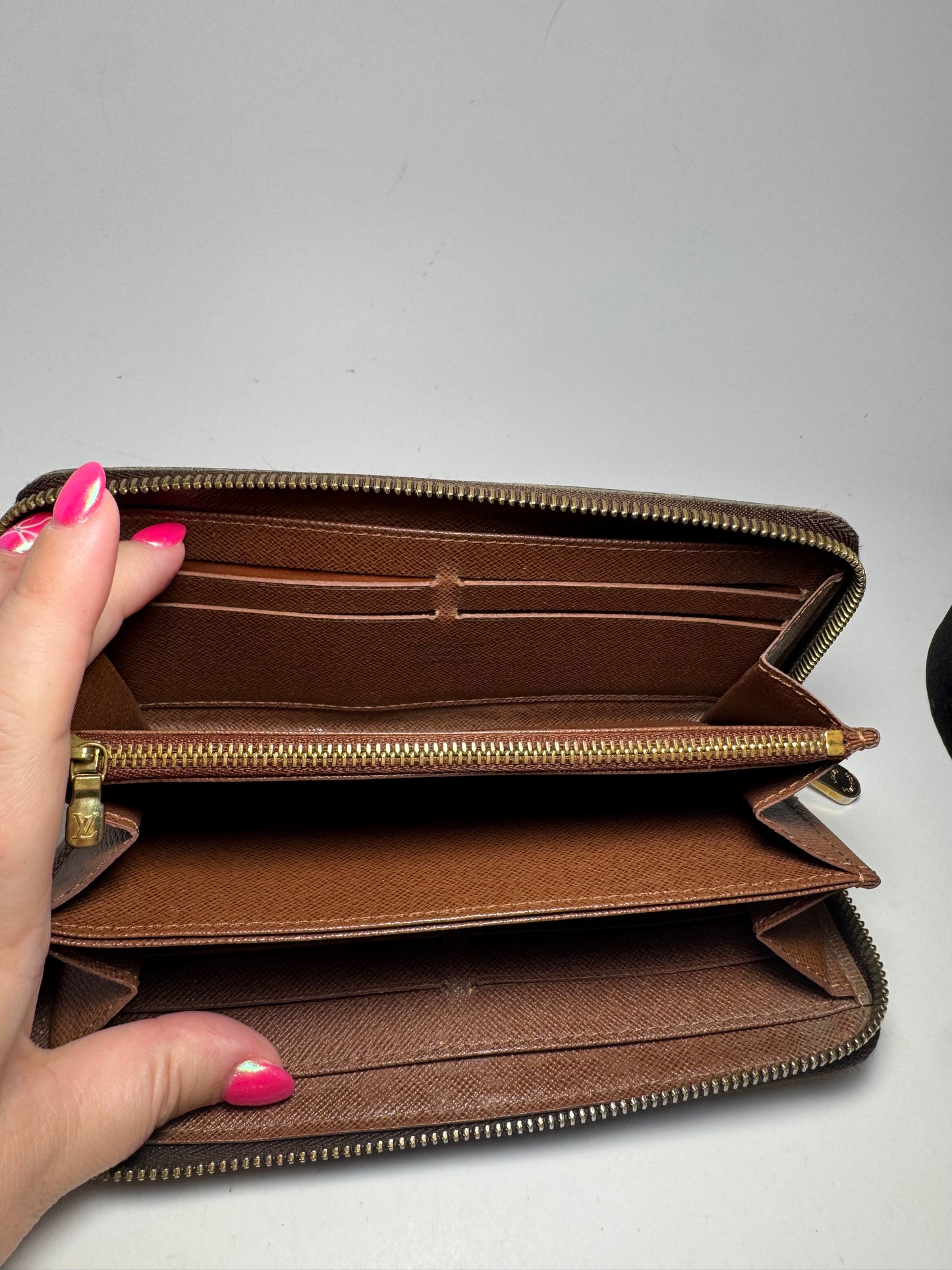 Louis Vuitton Monogram Zippy Wallet