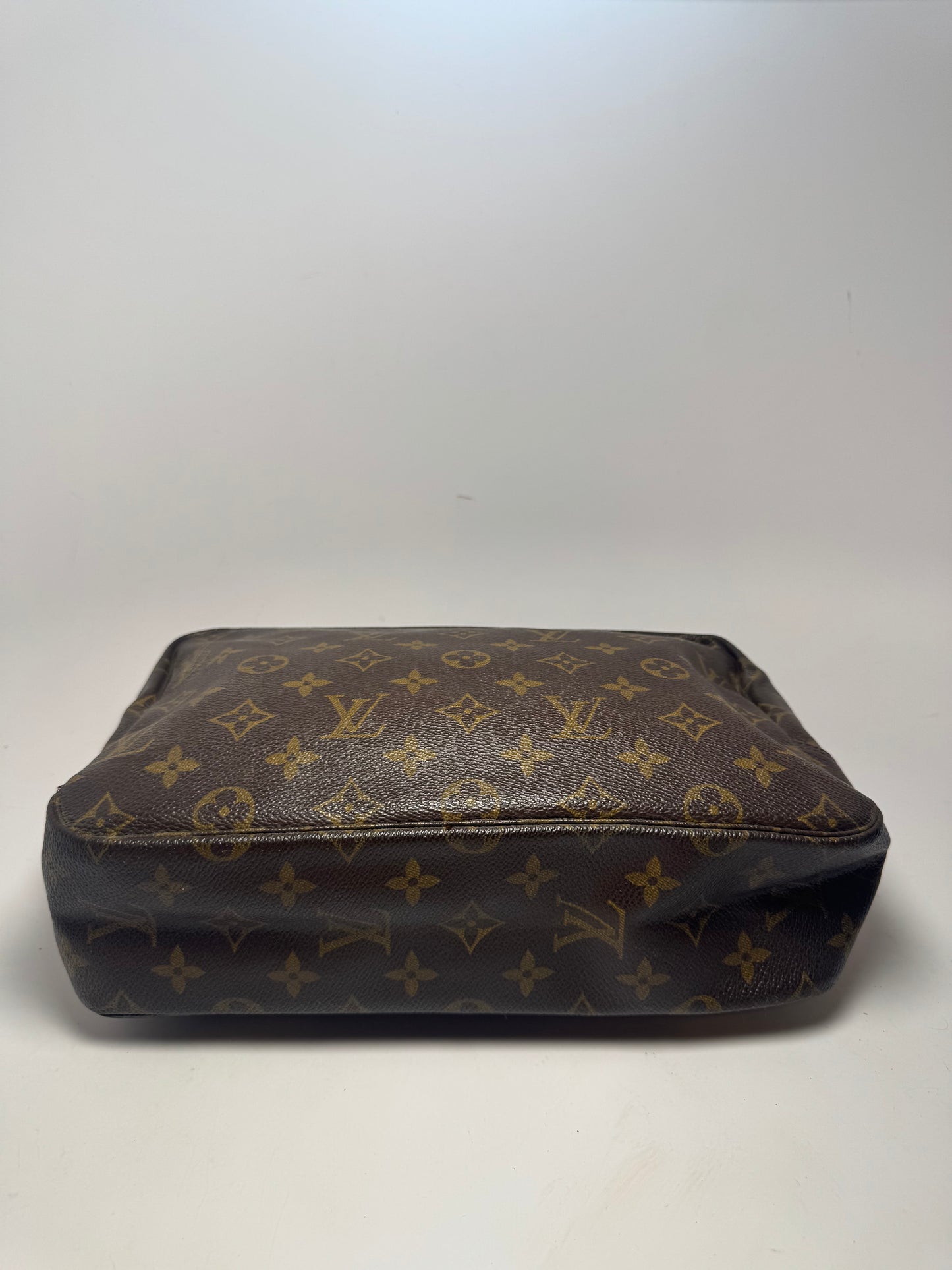 Louis Vuitton Trousse 28 Monogram