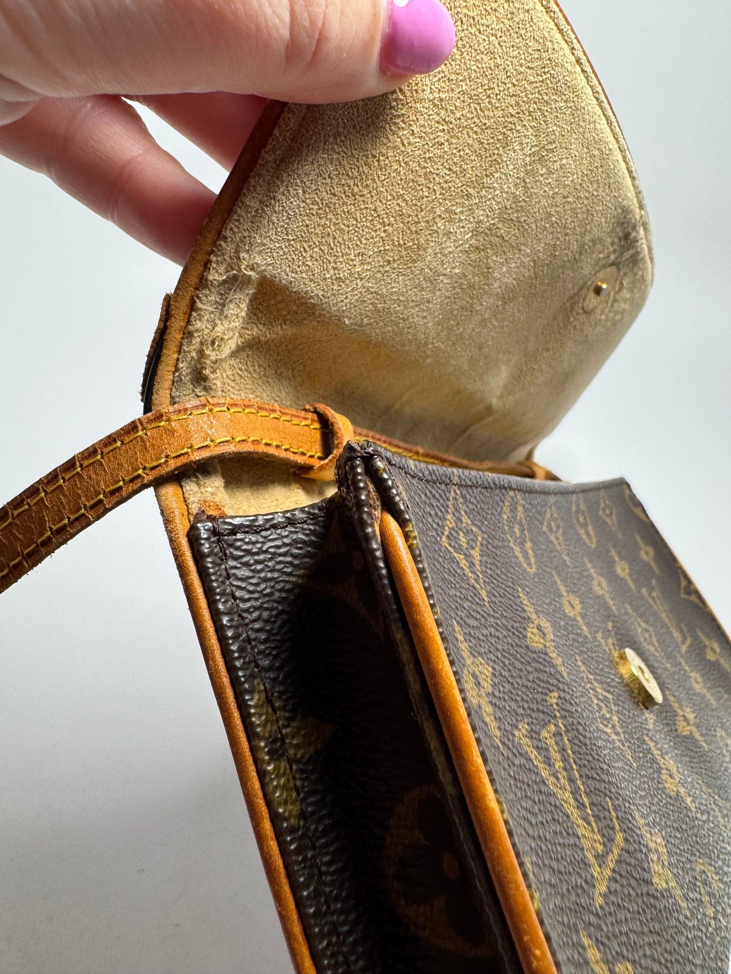 Louis Vuitton Twin Pochette GM Crossbody in Monogram | Fair Condition