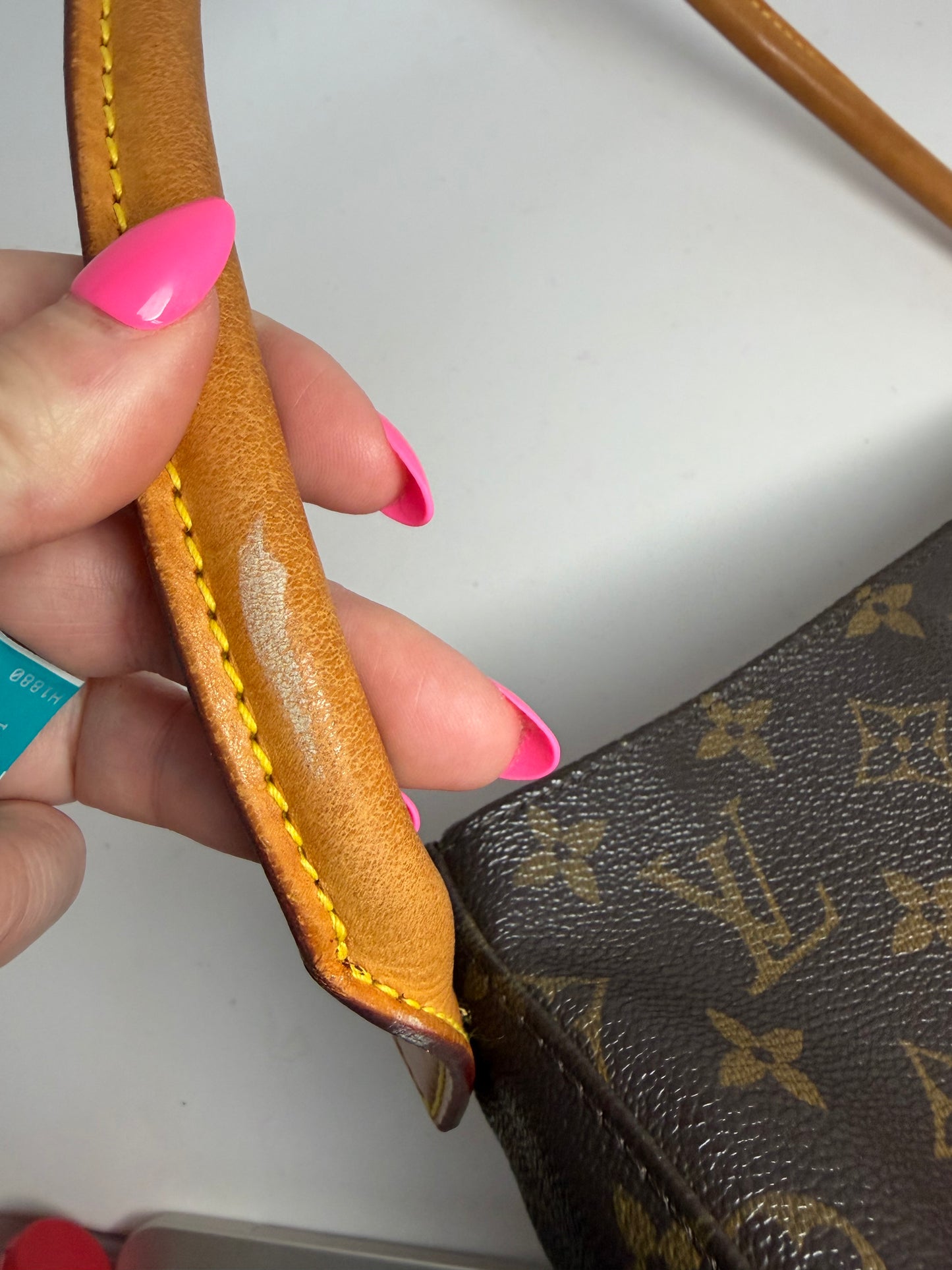 Louis Vuitton Looping MM Monogram Shoulder Bag