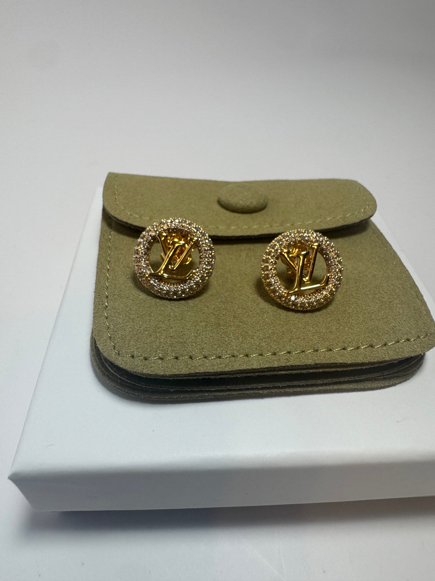 Louis Vuitton Louise by Night Earrings Gold & Crystal