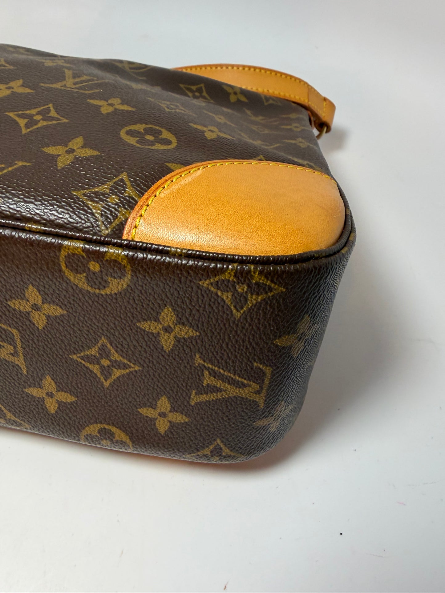 Louis Vuitton Boulogne 30 Monogram Shoulder Bag