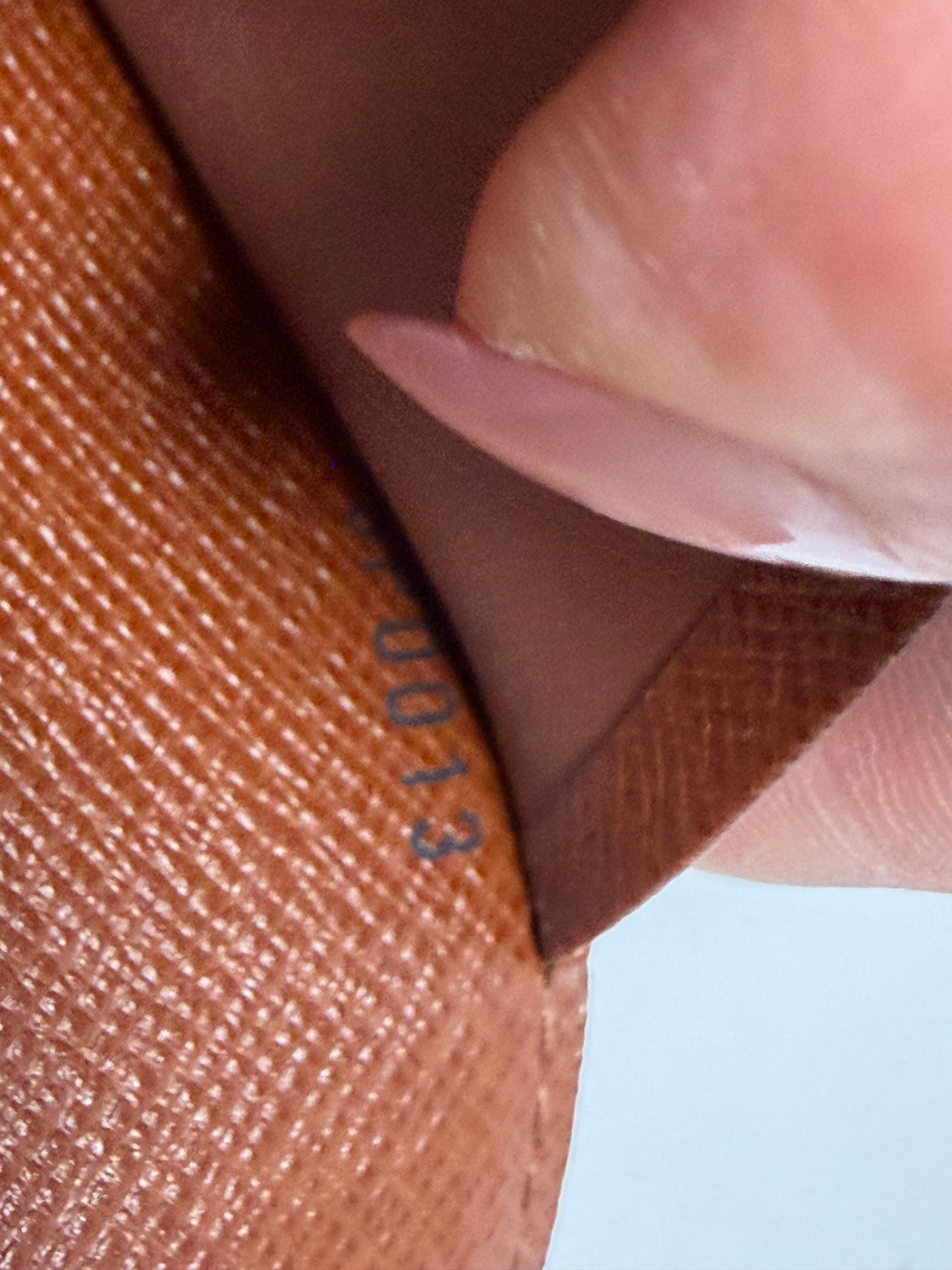 Louis Vuitton Medium Ring Agenda MM Monogram