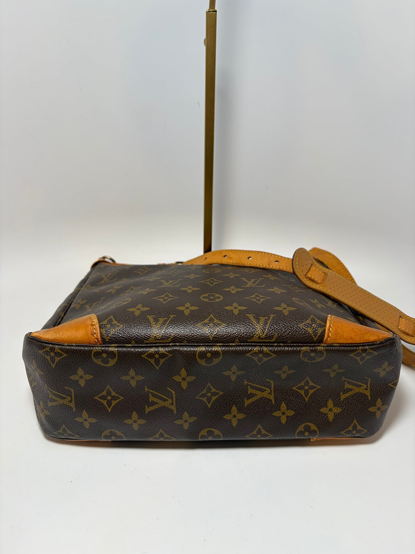 Louis Vuitton Boulogne 30 Monogram Shoulder Bag - Pre Date Code