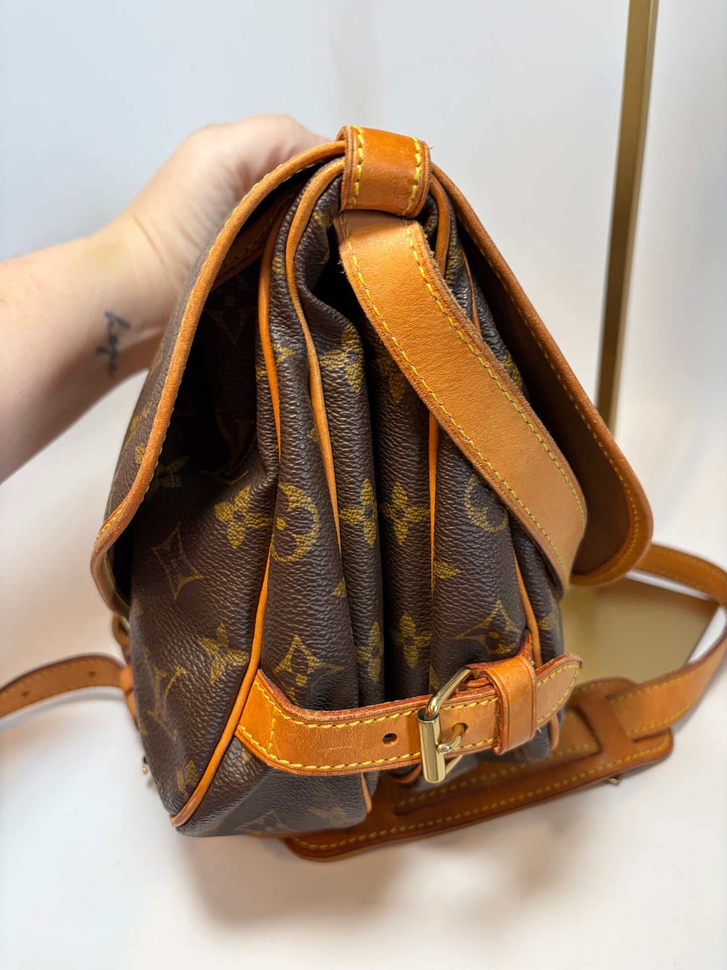 Louis Vuitton Saumur 30 Monogram Crossbody w/COA